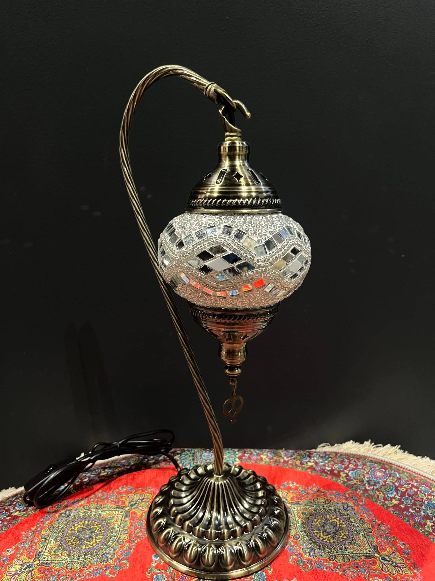 Mosaic Swan Lamp White Diamond