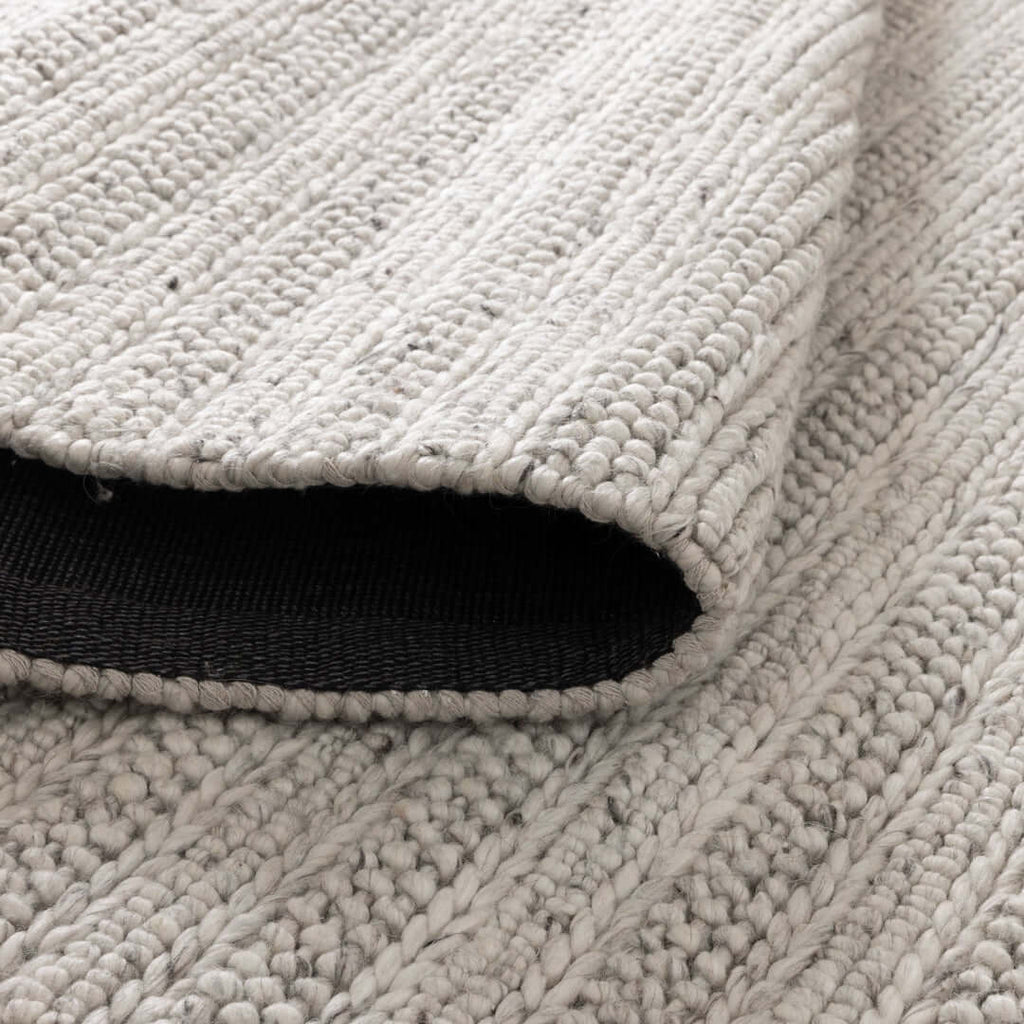 Privilege 001 Ivory wool rug - detail