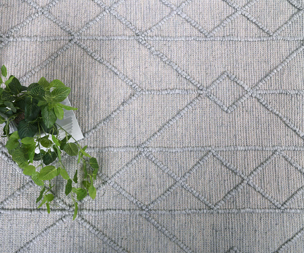 Himalaya Interweave Tribal Grey Wool Blend Rug texture