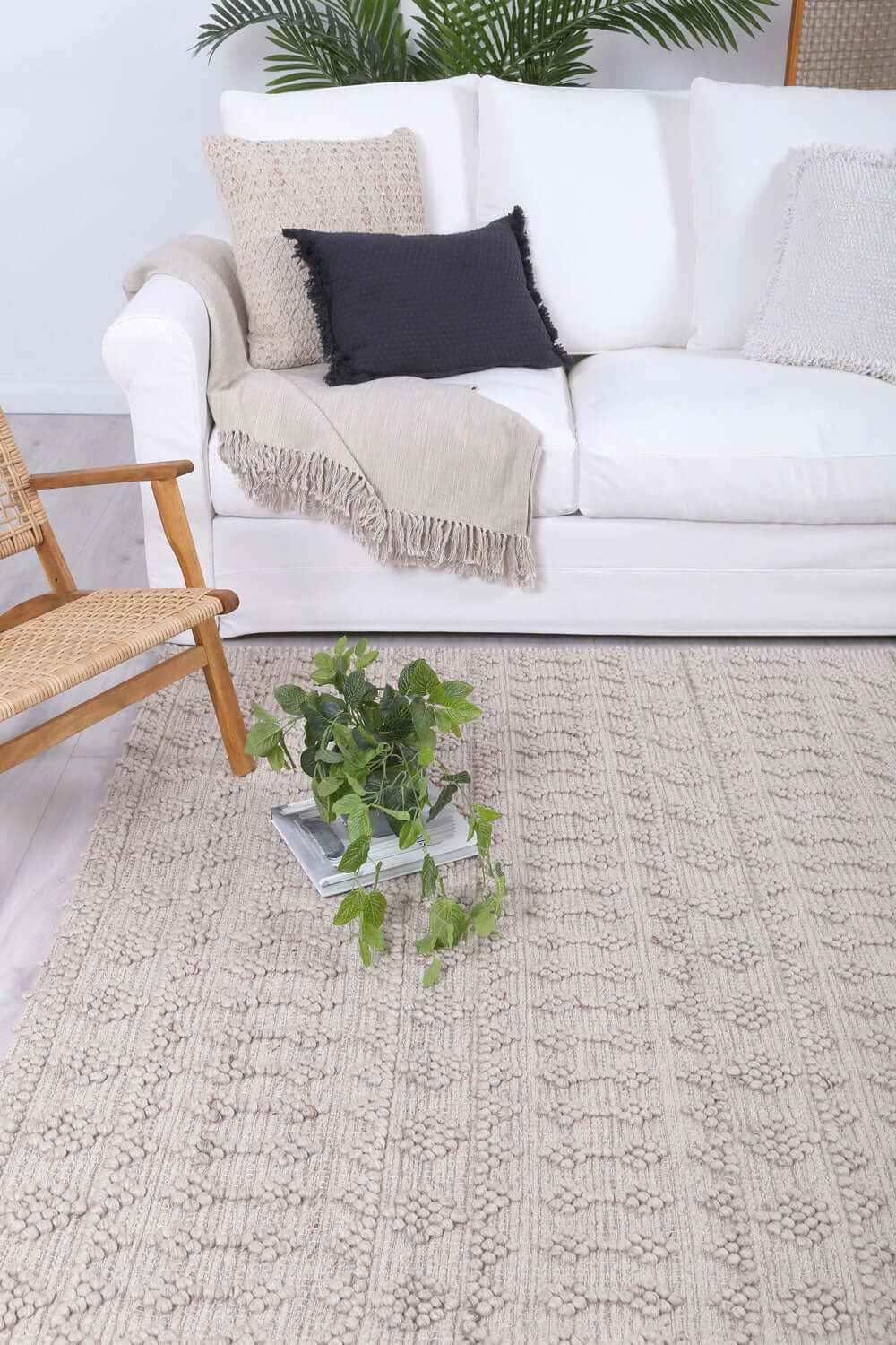 Himalaya Fine Tribal Natural Wool Blend Rug texture