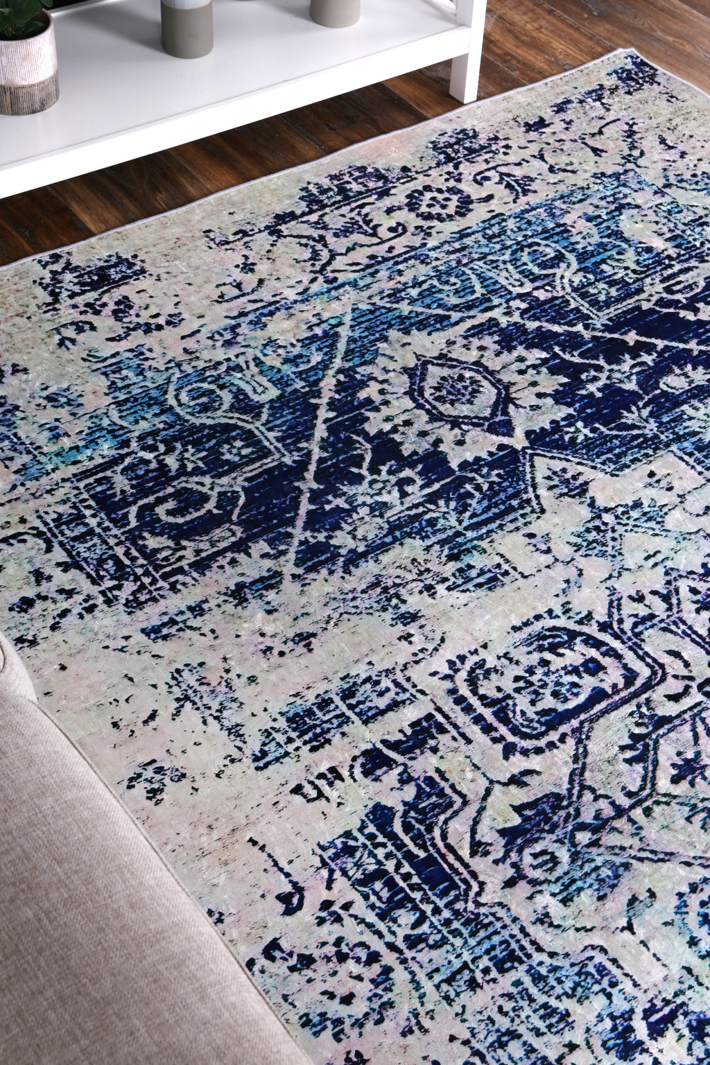 Angelic Distressed Navy White Traditional Non-Slip Rug - ANGE09 – view 7