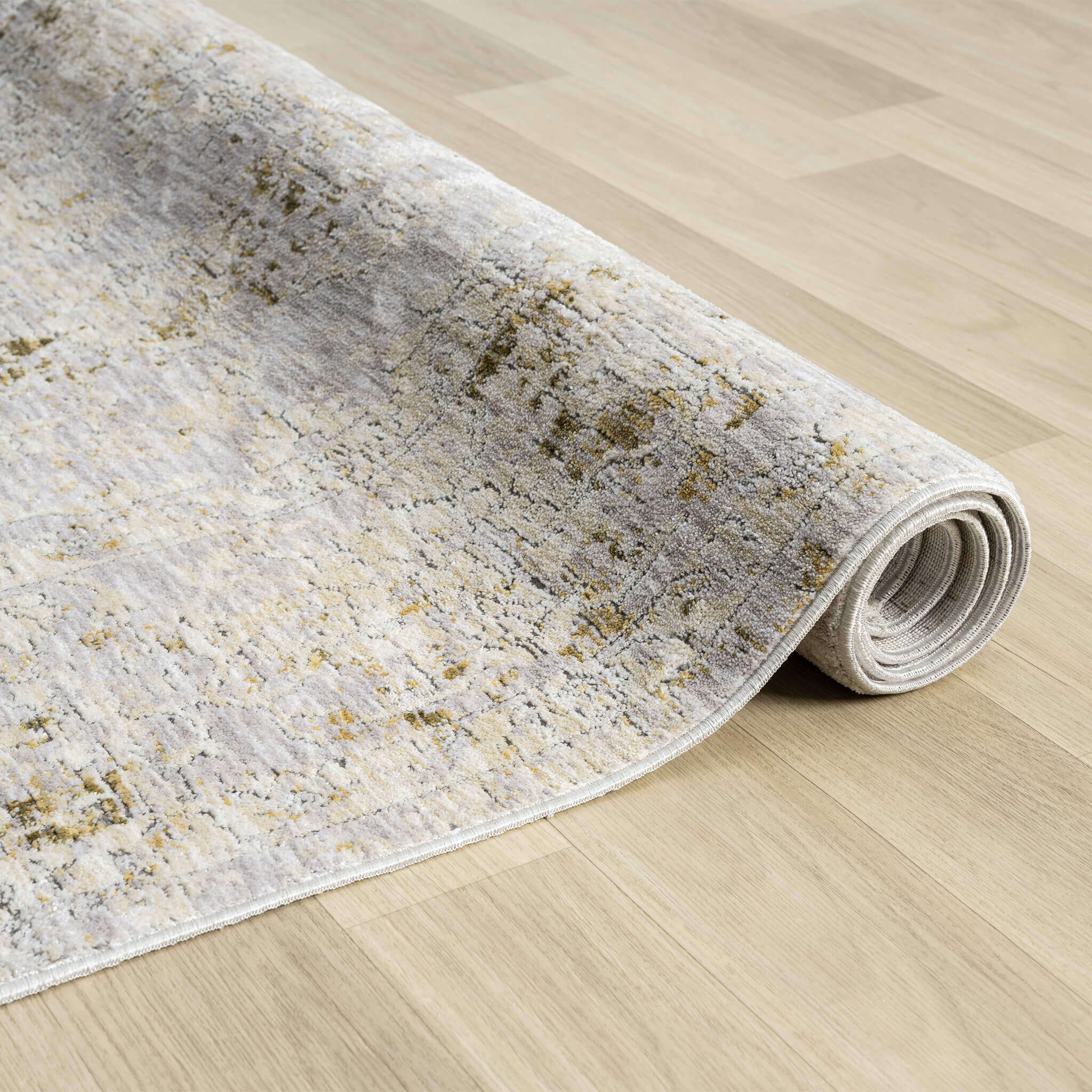 Adelia 645 Pearl offers a soft, shed-resistant pile with short fringes and anti-static ease. Power-loomed in Türkiye for durable, elegant living.