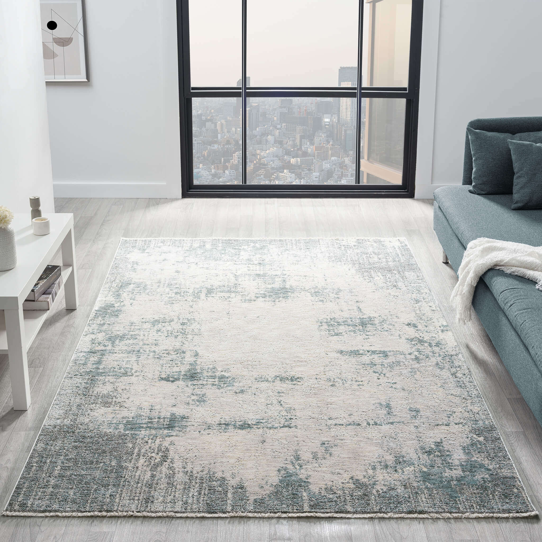 Adelia 646 Steel offers a soft, shed-resistant pile with short fringes and anti-static ease. Power-loomed in Türkiye for durable, elegant living.