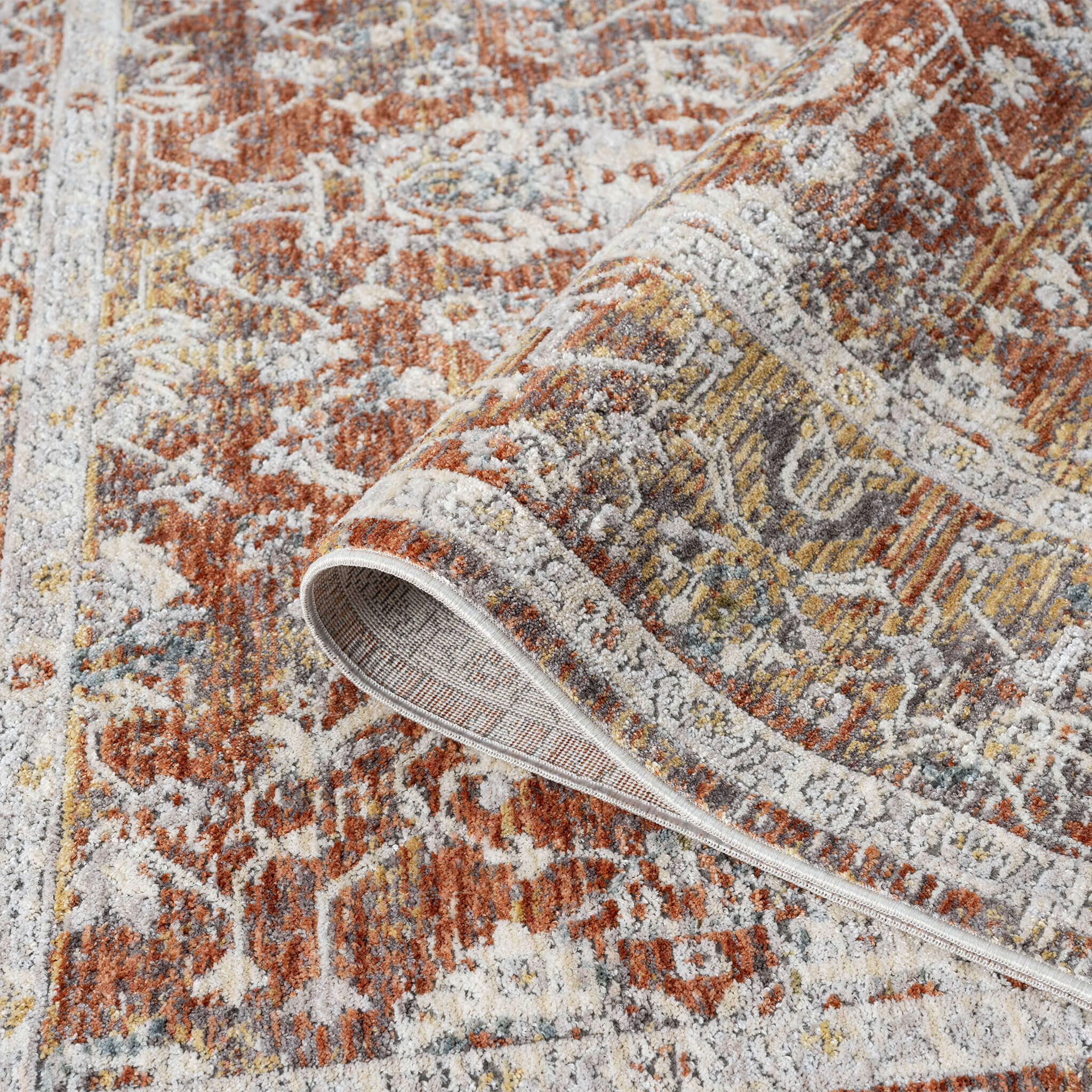 Adelia 648 Terra offers a soft, shed-resistant pile with short fringes and anti-static ease. Power-loomed in Türkiye for durable, elegant everyday living.