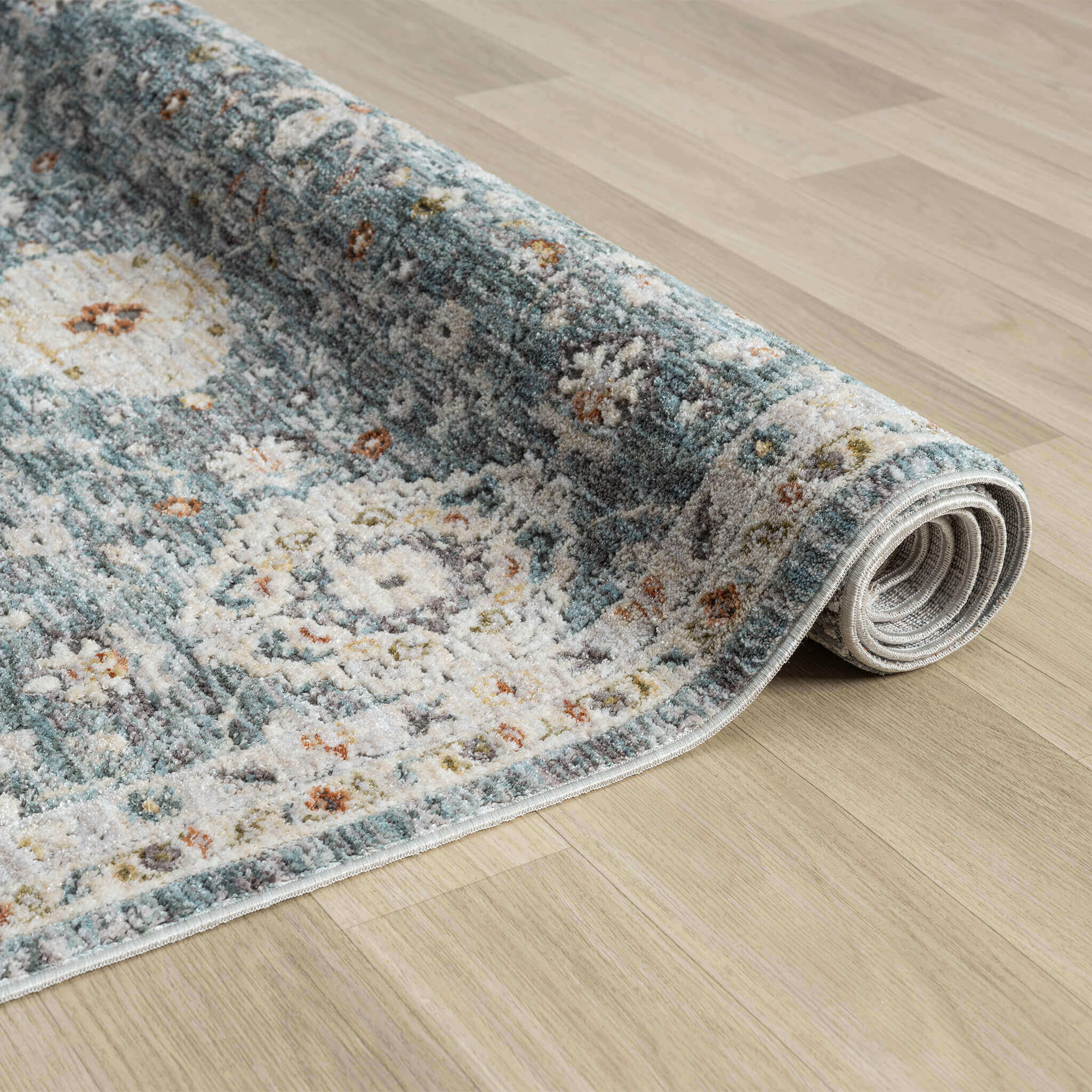 Adelia 649 Denim offers a soft, shed-resistant pile with short fringes and anti-static ease. Power-loomed in Türkiye for durable, elegant everyday living.