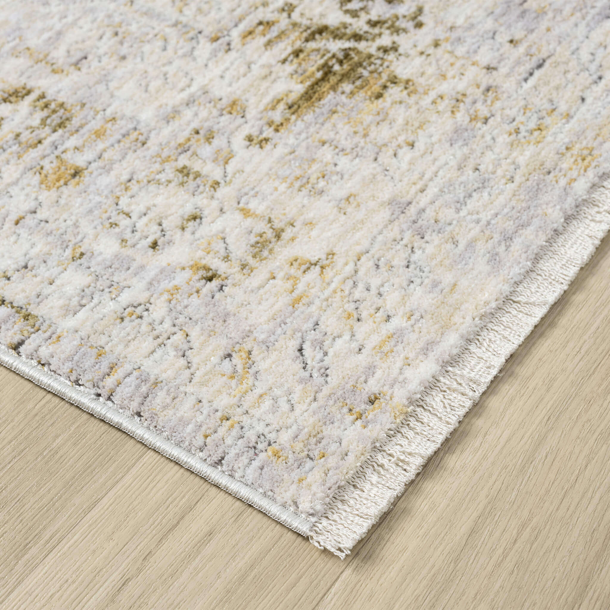 Adelia 645 Pearl Runner in a calm cream tone with shed-resistant, anti-static pile and short fringes. Power-loomed for durable, easy-care hallway style.