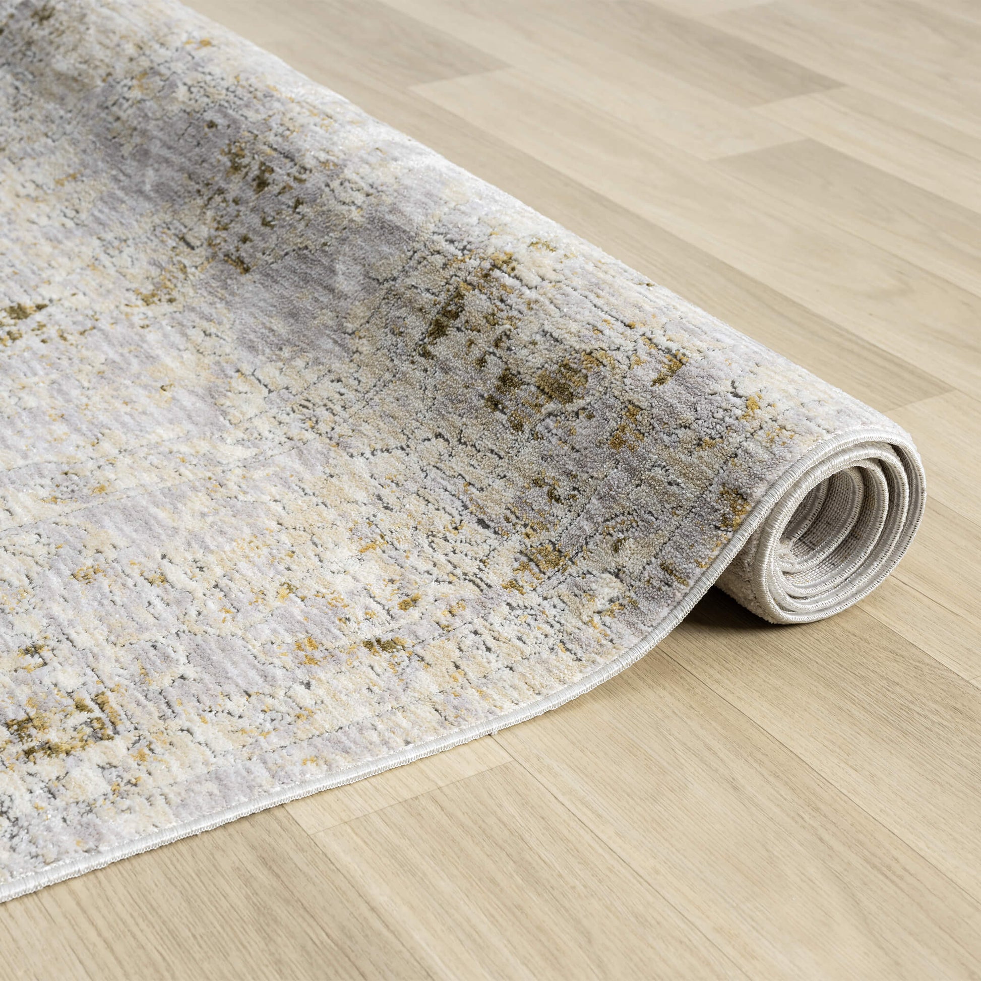 Adelia 645 Pearl offers a soft, shed-resistant pile with short fringes and anti-static ease. Power-loomed in Türkiye for durable, elegant living.