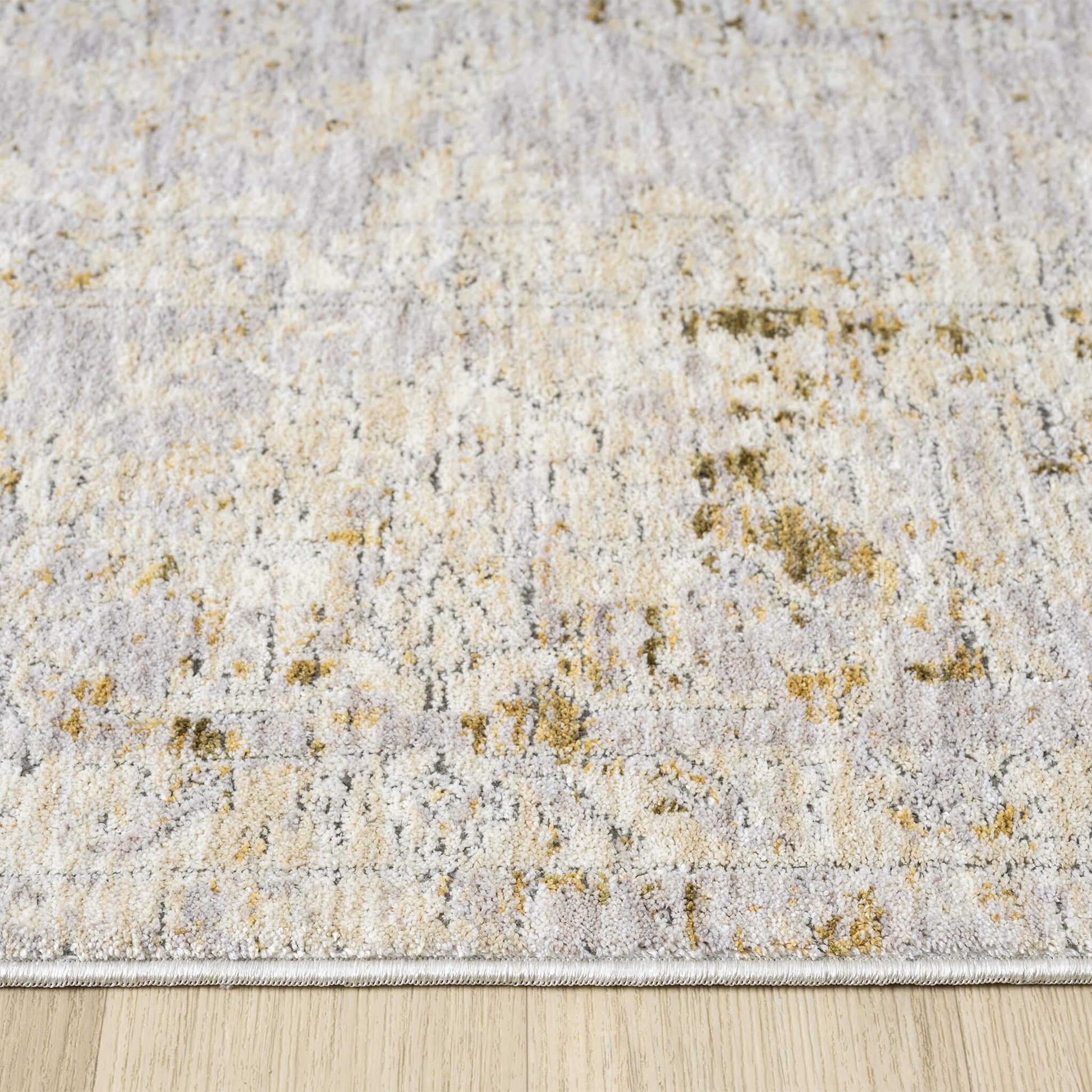 Adelia 645 Pearl offers a soft, shed-resistant pile with short fringes and anti-static ease. Power-loomed in Türkiye for durable, elegant living.