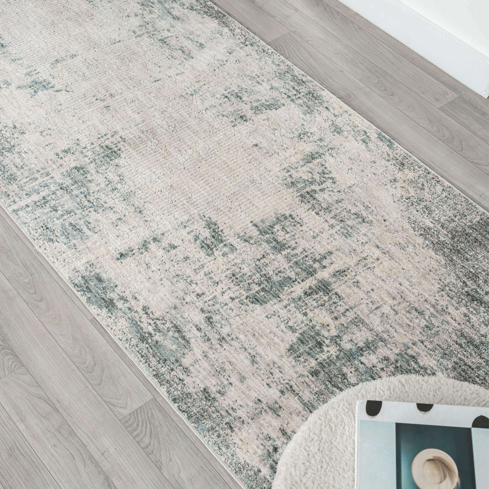 Adelia 646 Steel Runner with shed-resistant, anti-static pile and short fringes. Power-loomed in Türkiye for durable, easy-care hallway style