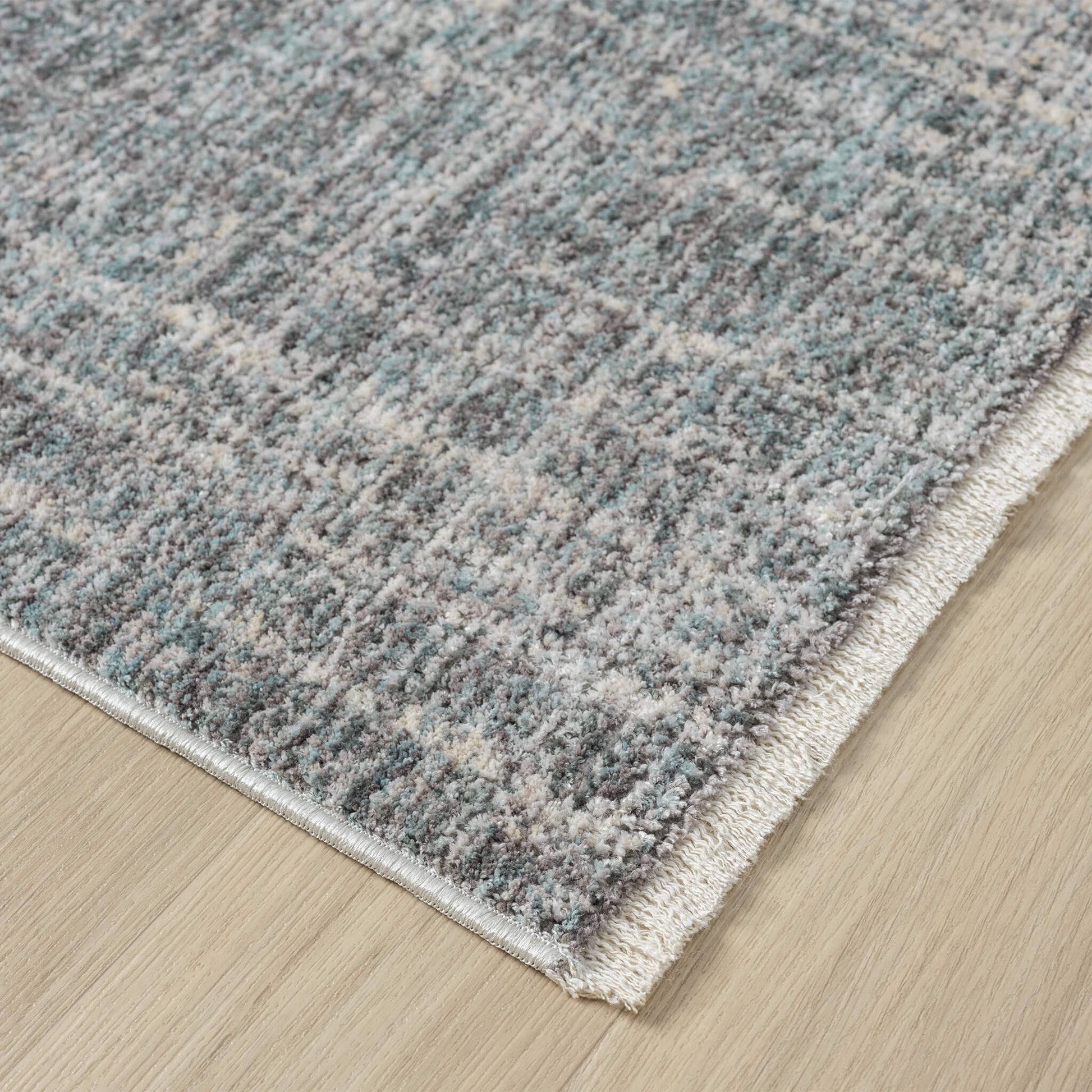 Adelia 646 Steel Runner with shed-resistant, anti-static pile and short fringes. Power-loomed in Türkiye for durable, easy-care hallway style