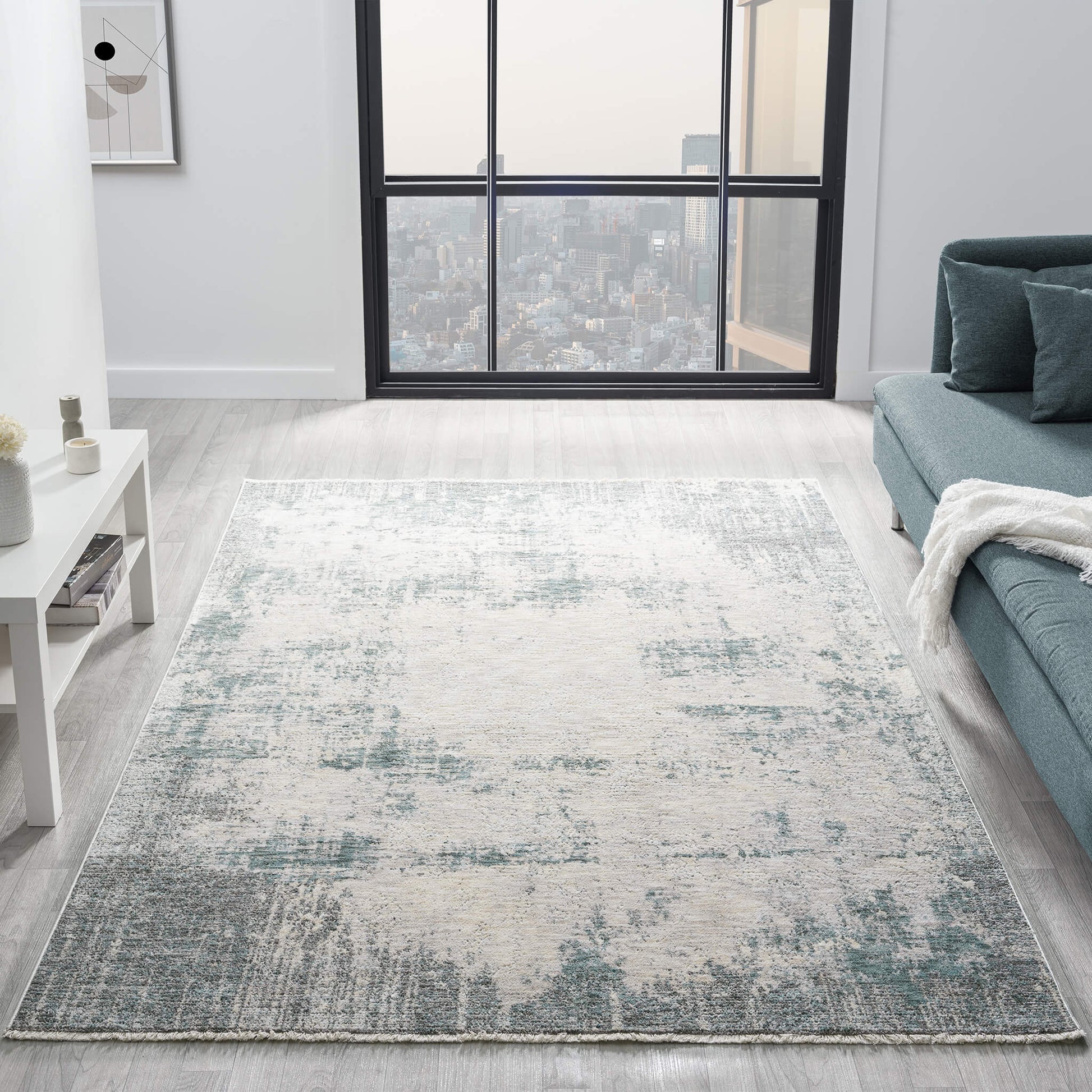 Adelia 646 Steel offers a soft, shed-resistant pile with short fringes and anti-static ease. Power-loomed in Türkiye for durable, elegant living.