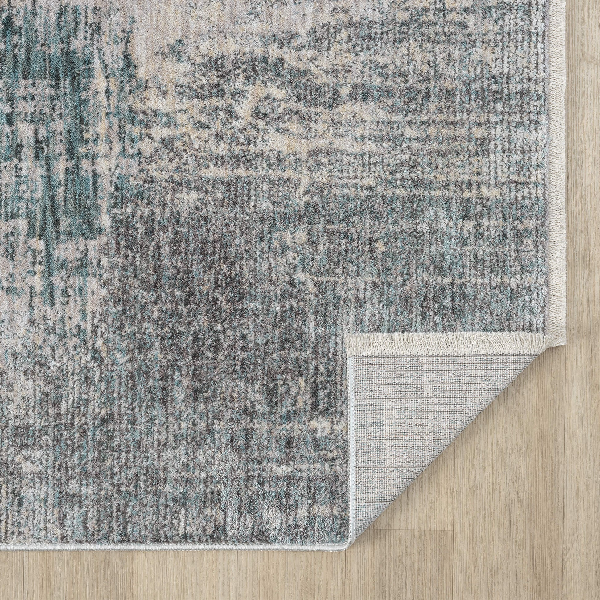 Adelia 646 Steel offers a soft, shed-resistant pile with short fringes and anti-static ease. Power-loomed in Türkiye for durable, elegant living.