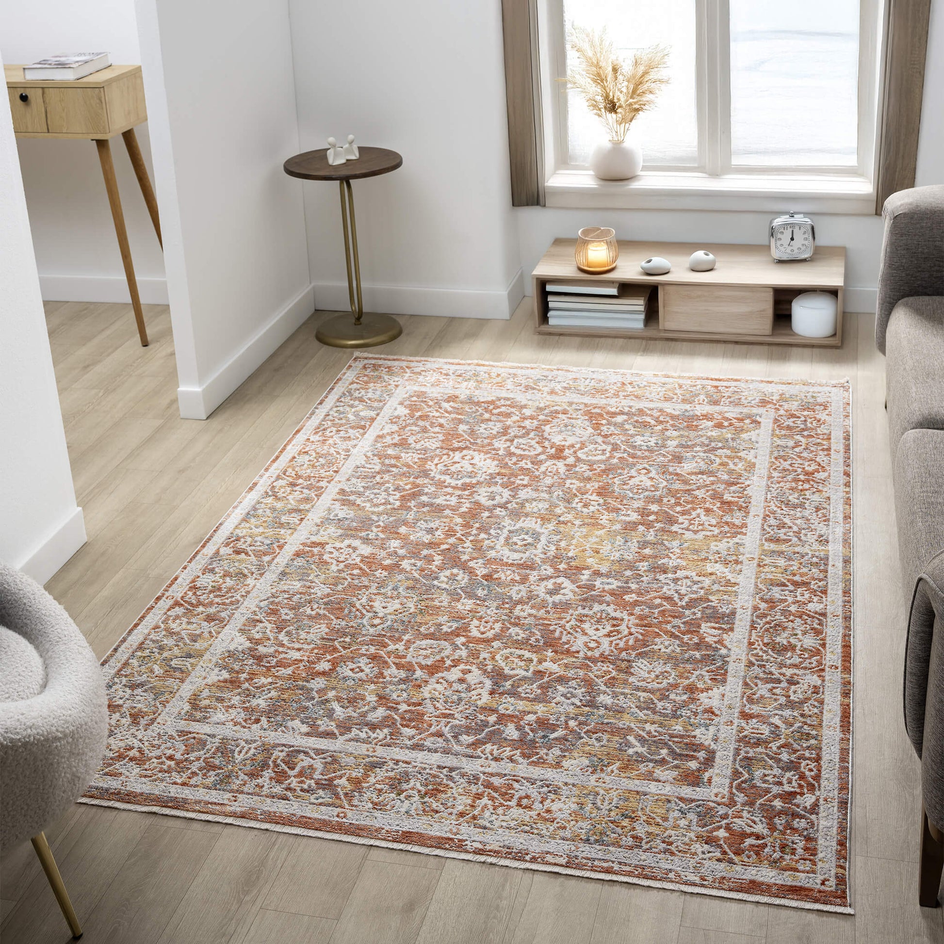 Adelia 648 Terra offers a soft, shed-resistant pile with short fringes and anti-static ease. Power-loomed in Türkiye for durable, elegant everyday living.