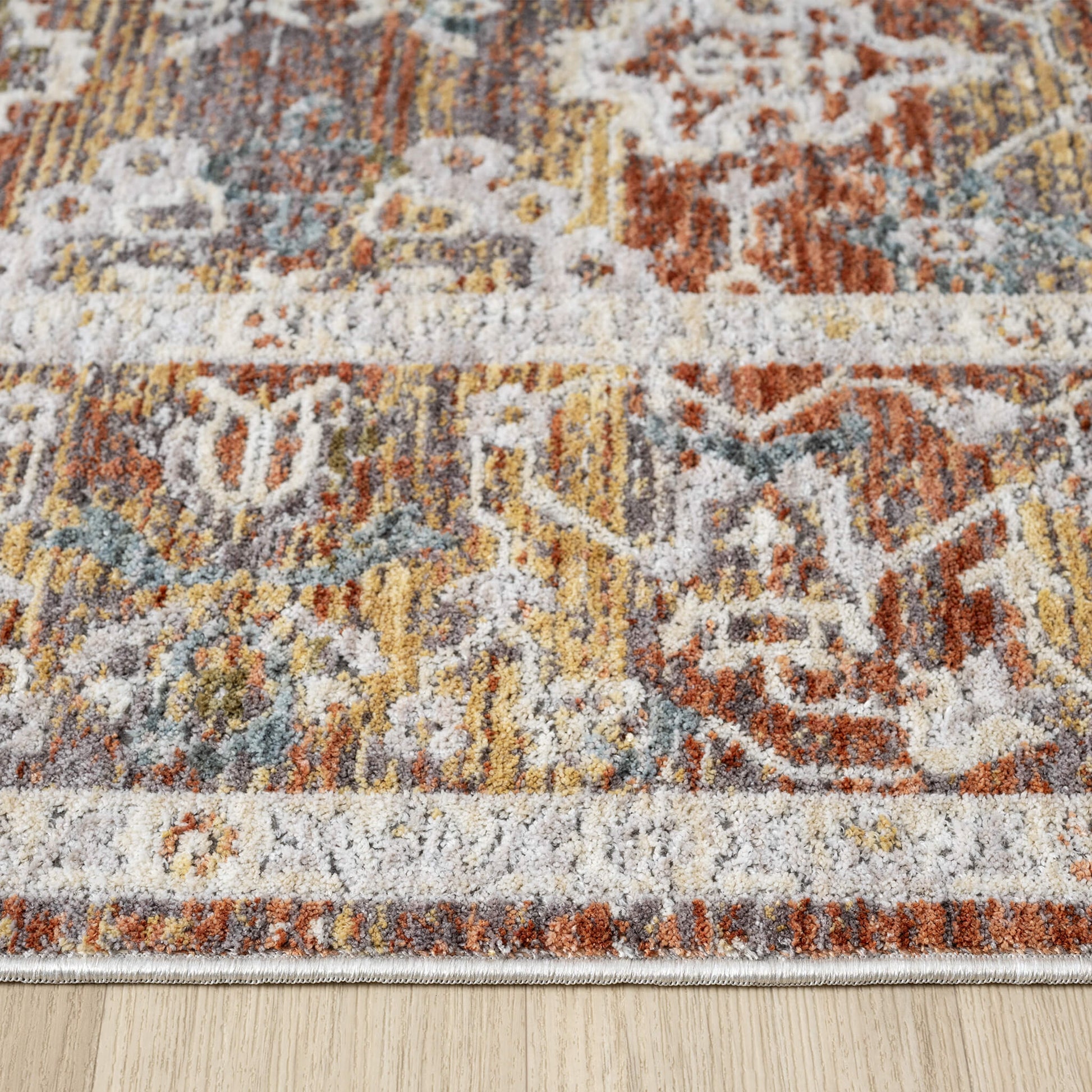 Adelia 648 Terra offers a soft, shed-resistant pile with short fringes and anti-static ease. Power-loomed in Türkiye for durable, elegant everyday living.
