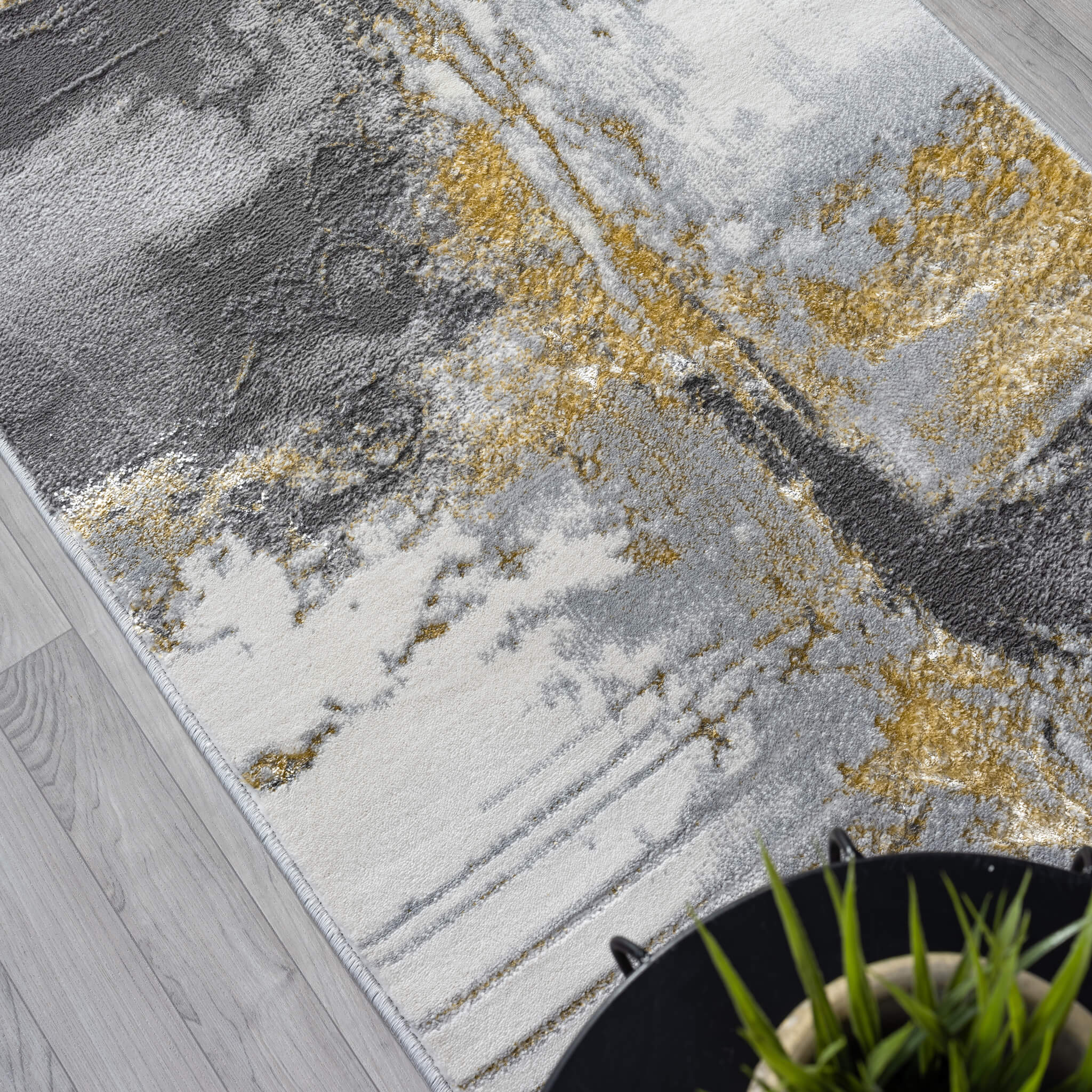 Amber 217 Slate Runner
