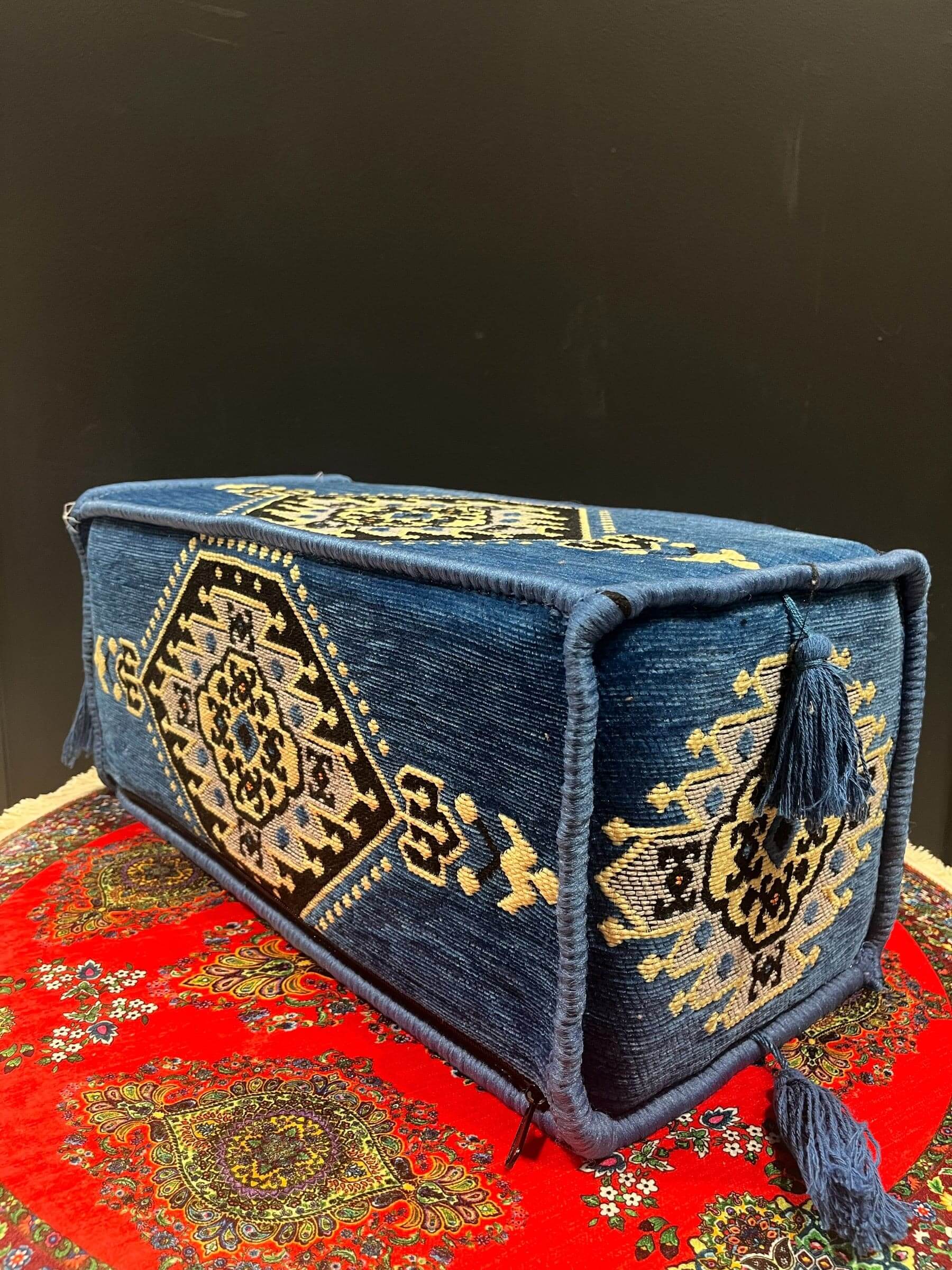 Armrest (Blue Classic)-Experience the comfort of traditional Turkish armrests, designed with high-quality covers, supported by a sturdy sponge, and display artisanal craftsmanship. Enjoy a colorful and vibrant design that adds a unique touch to any room.