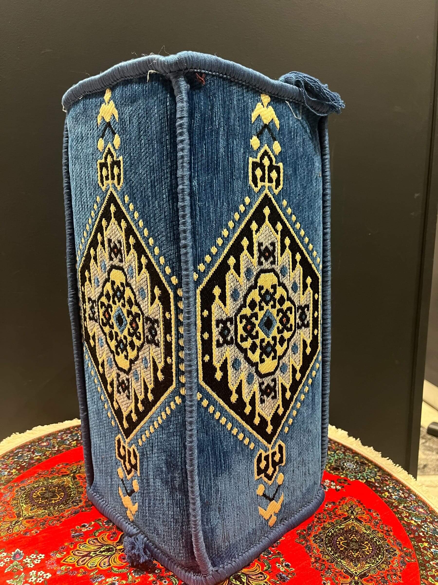 Armrest (Blue Classic)