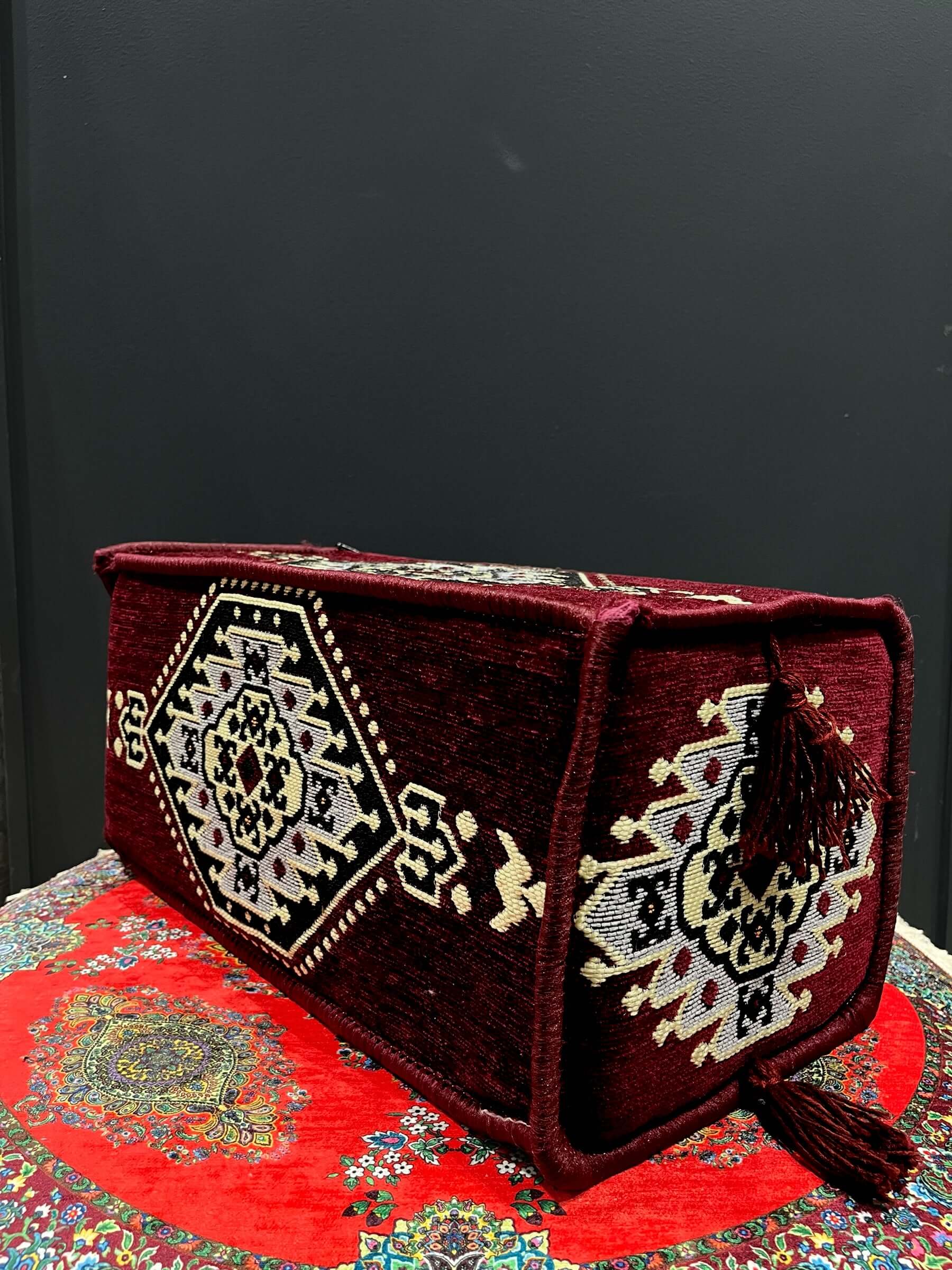 Armrest (Dark Red)