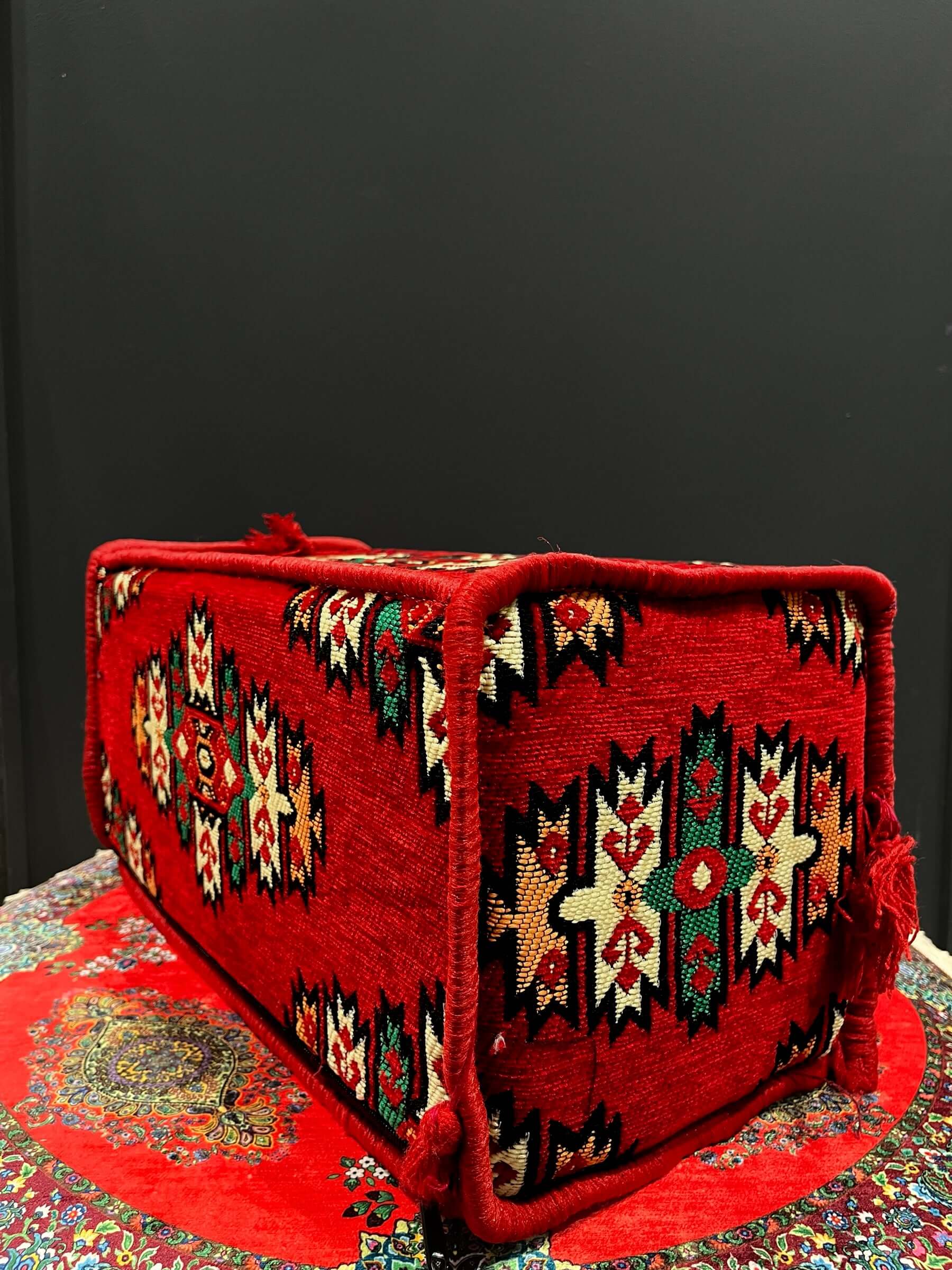 Armrest (Red-Green)-Experience the comfort of traditional Turkish armrests, designed with high-quality covers, supported by a sturdy sponge, and display artisanal craftsmanship. Enjoy a colorful and vibrant design that adds a unique touch to any room. Per