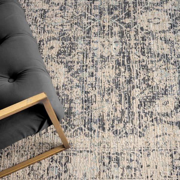 Aubrey 6740 Sand-This exquisite collection has all the hallmarks of a perfect combination of design, colour and texture. The modern take on traditional oriental patterns in this superb range are reflected beautifully on a durable, cross-woven pile using m