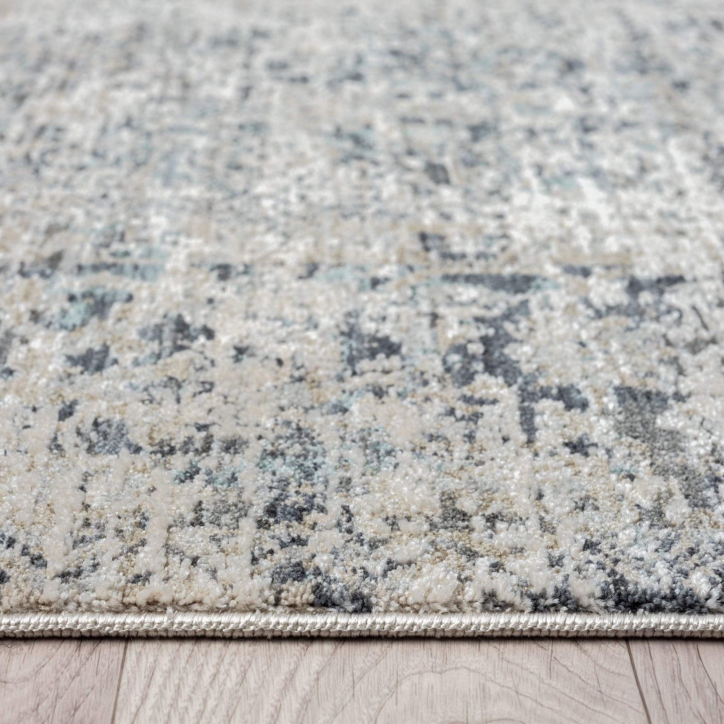 Aubrey 6740 Sand Runner-This exquisite collection has all the hallmarks of a perfect combination of design, colour and texture. The modern take on traditional oriental patterns in this superb range are reflected beautifully on a durable, cross-woven pile