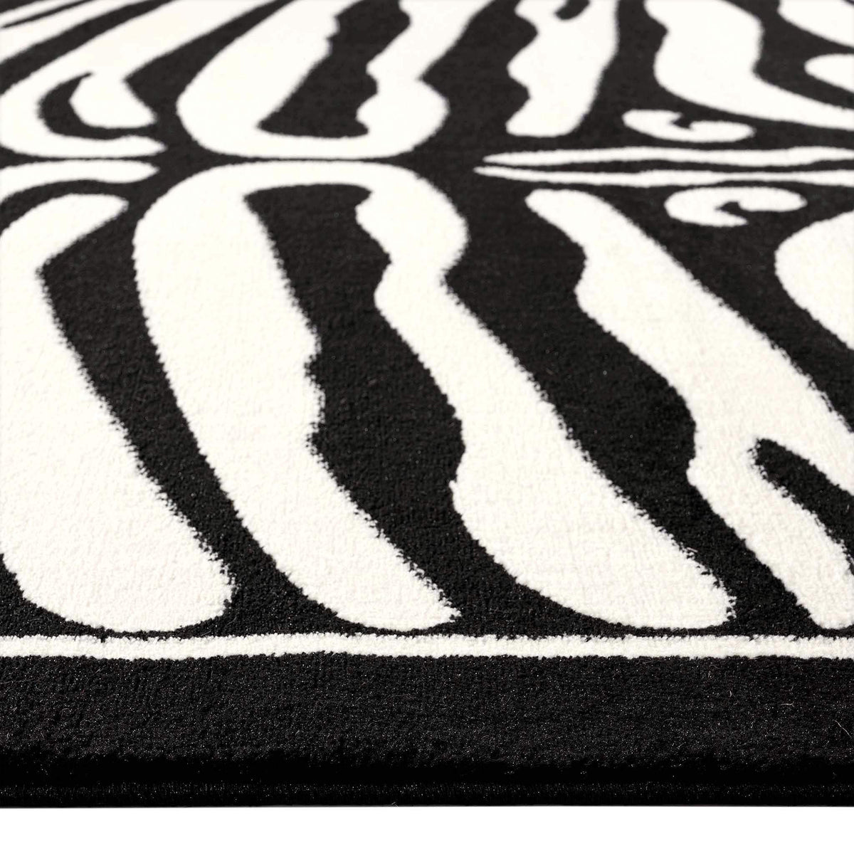 Boston 1820 Black Turkish Rug