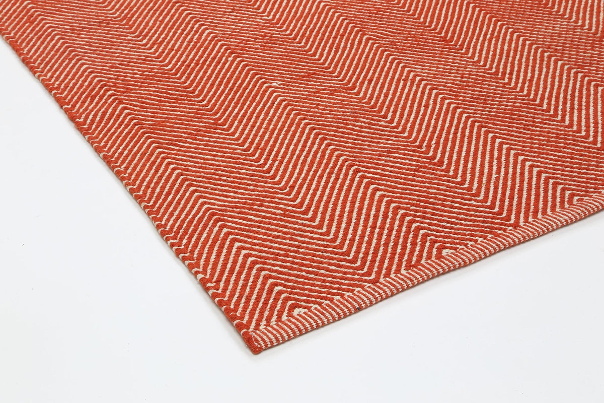 Bondi Chevron Tamarind and White Wool Blend Rug – view 6
