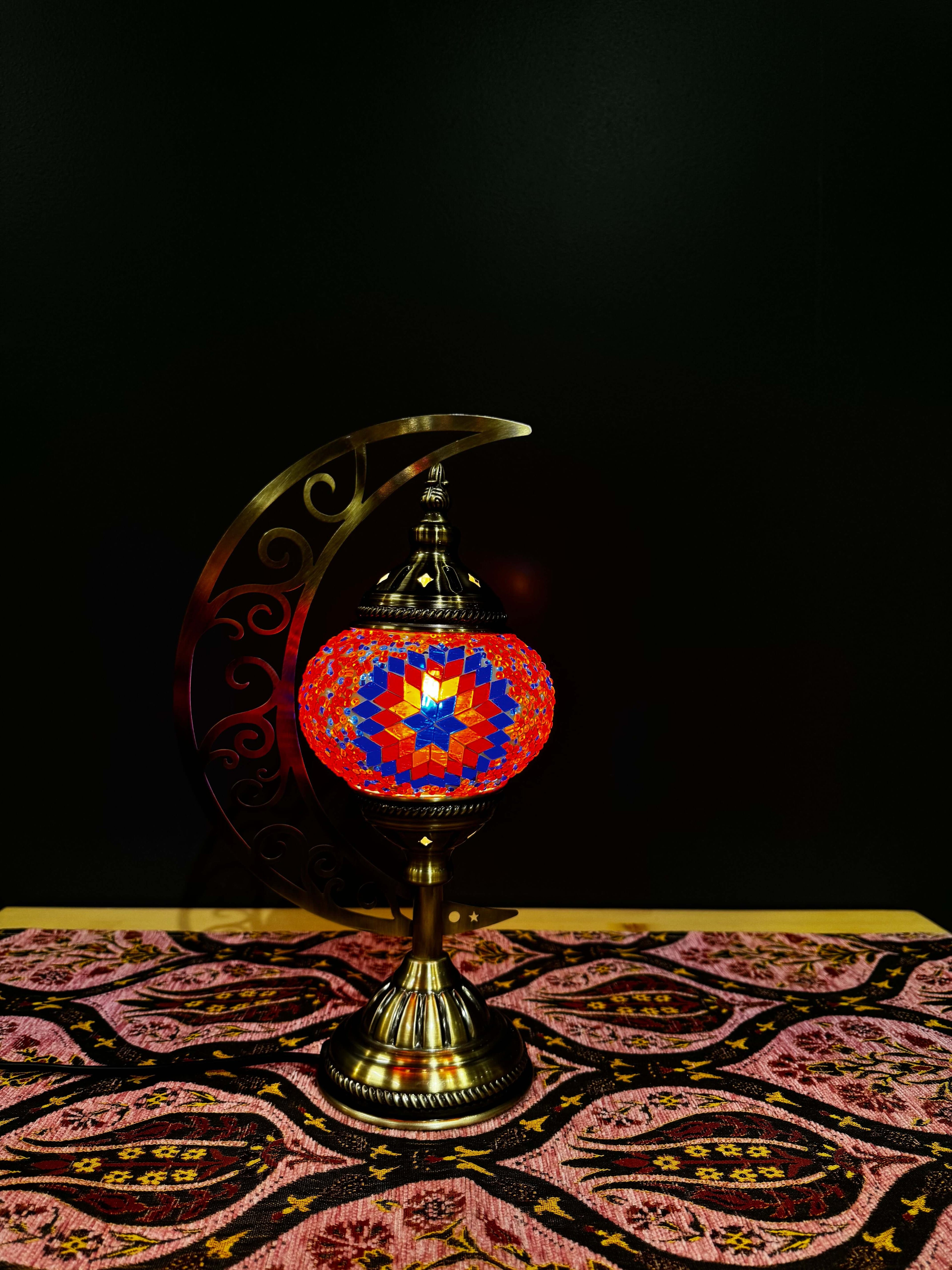 Crimson Star Turkish Mosaic Lamp - Crescent Moon Design