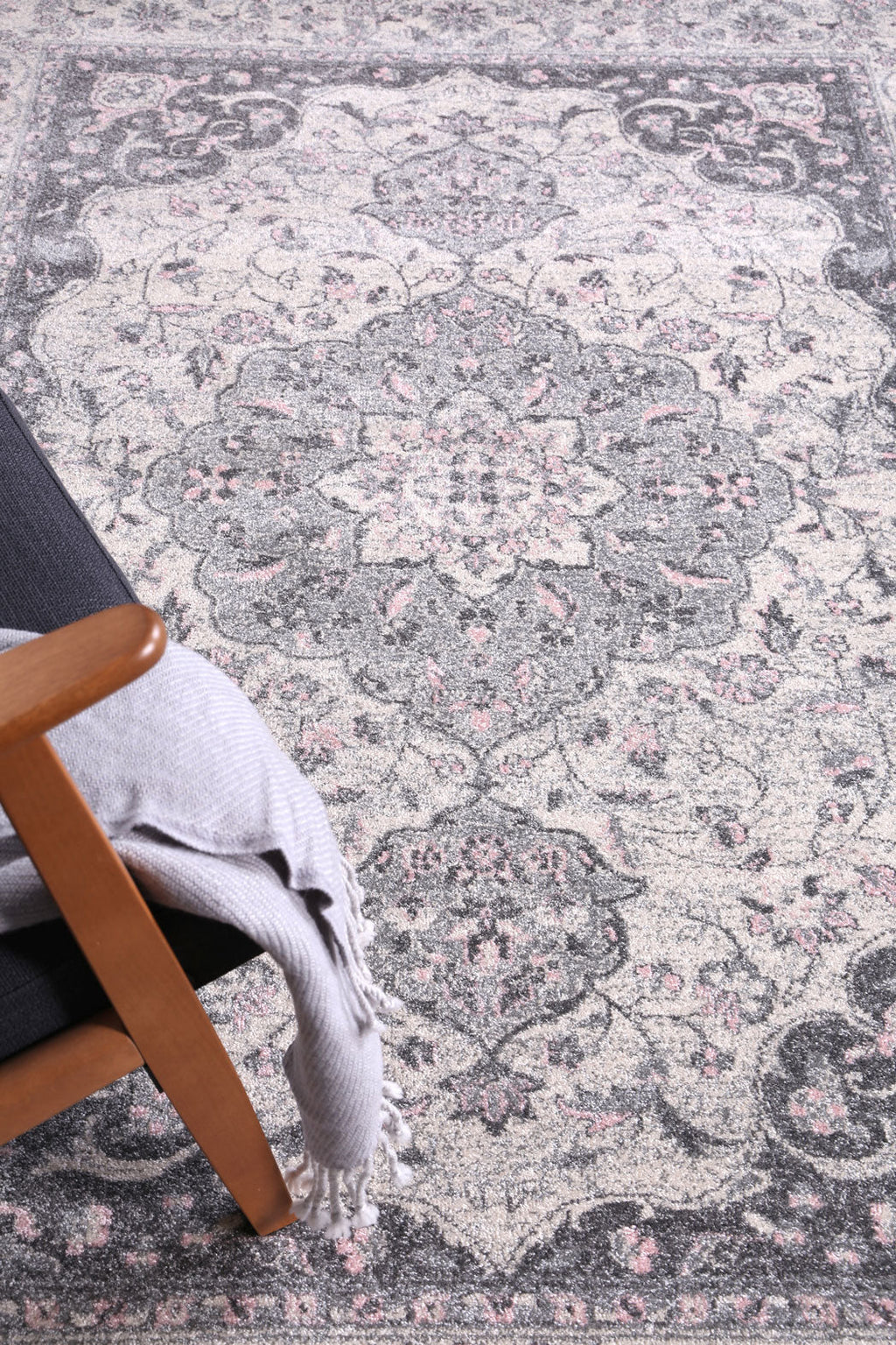 Delicate Traditional Grey Rug - DELI07 – view 4