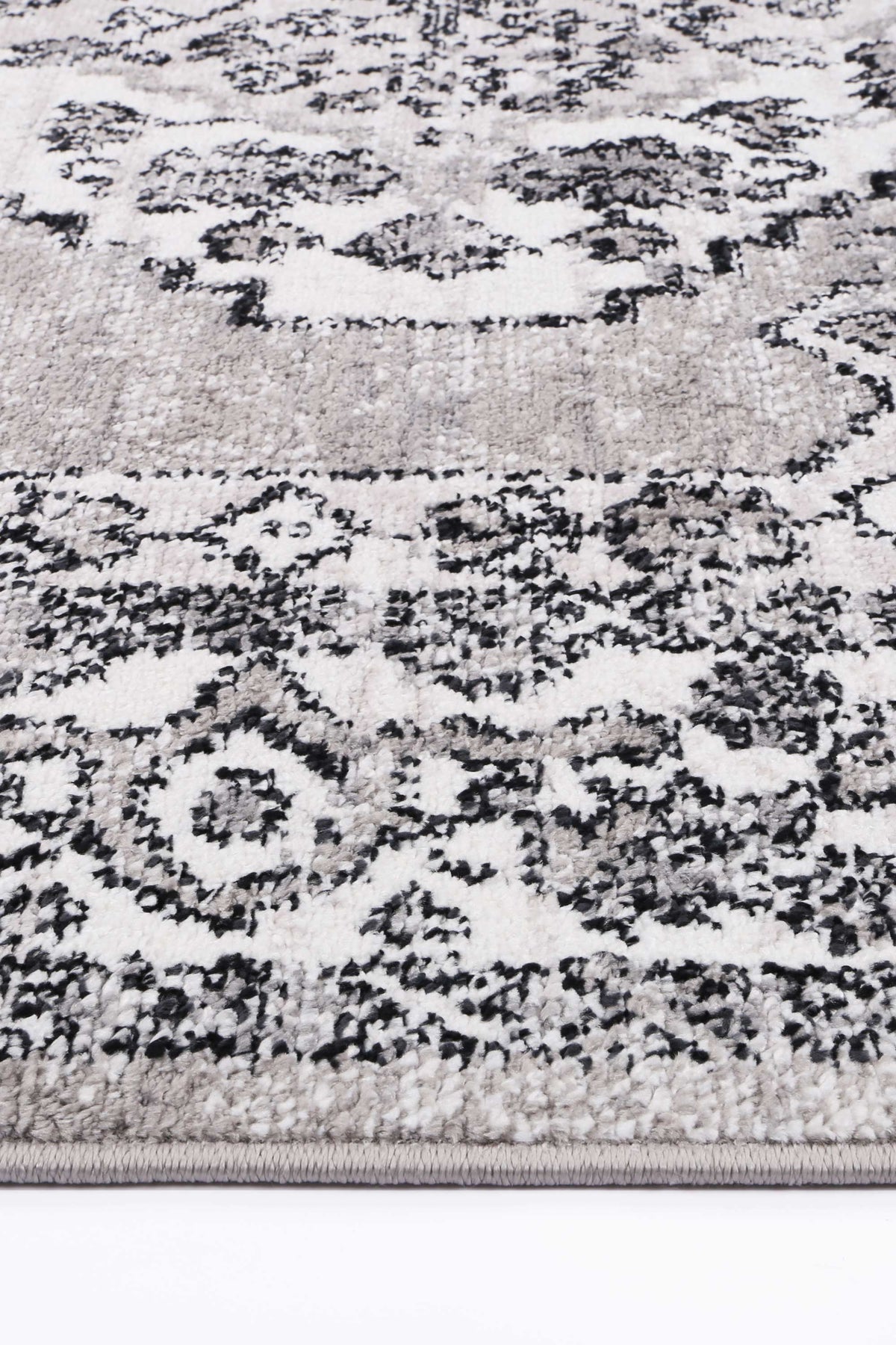 Estate Safra Traditional Grey Rug - 09GREY – view 3