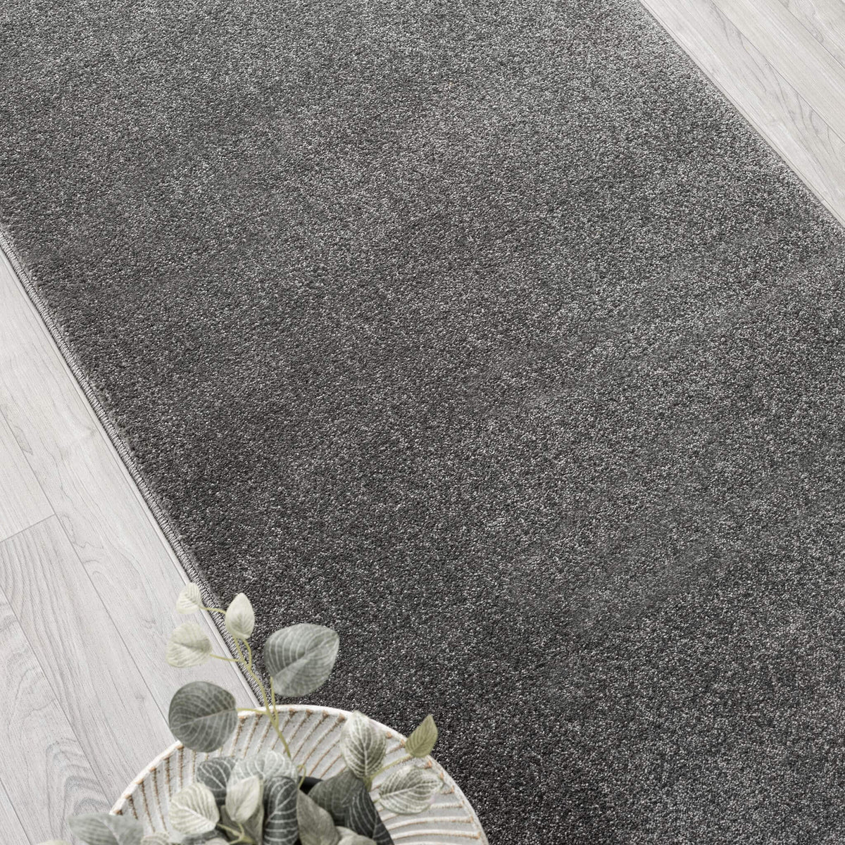 Europa 1000 Dk. Grey Hallway Runner