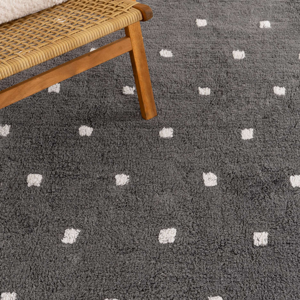 Mellow Grey Round Scalloped Kids Rug – view 5