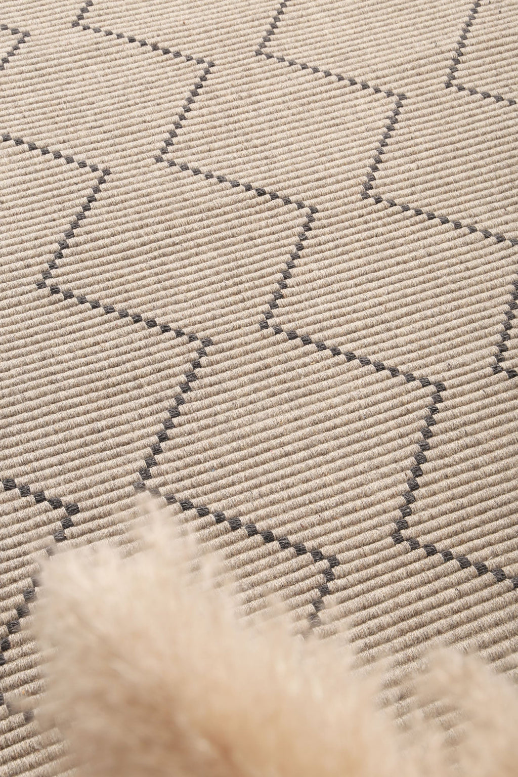 Goa Zig-Zag Wool Blend Ash Rug - D2ASH – view 4