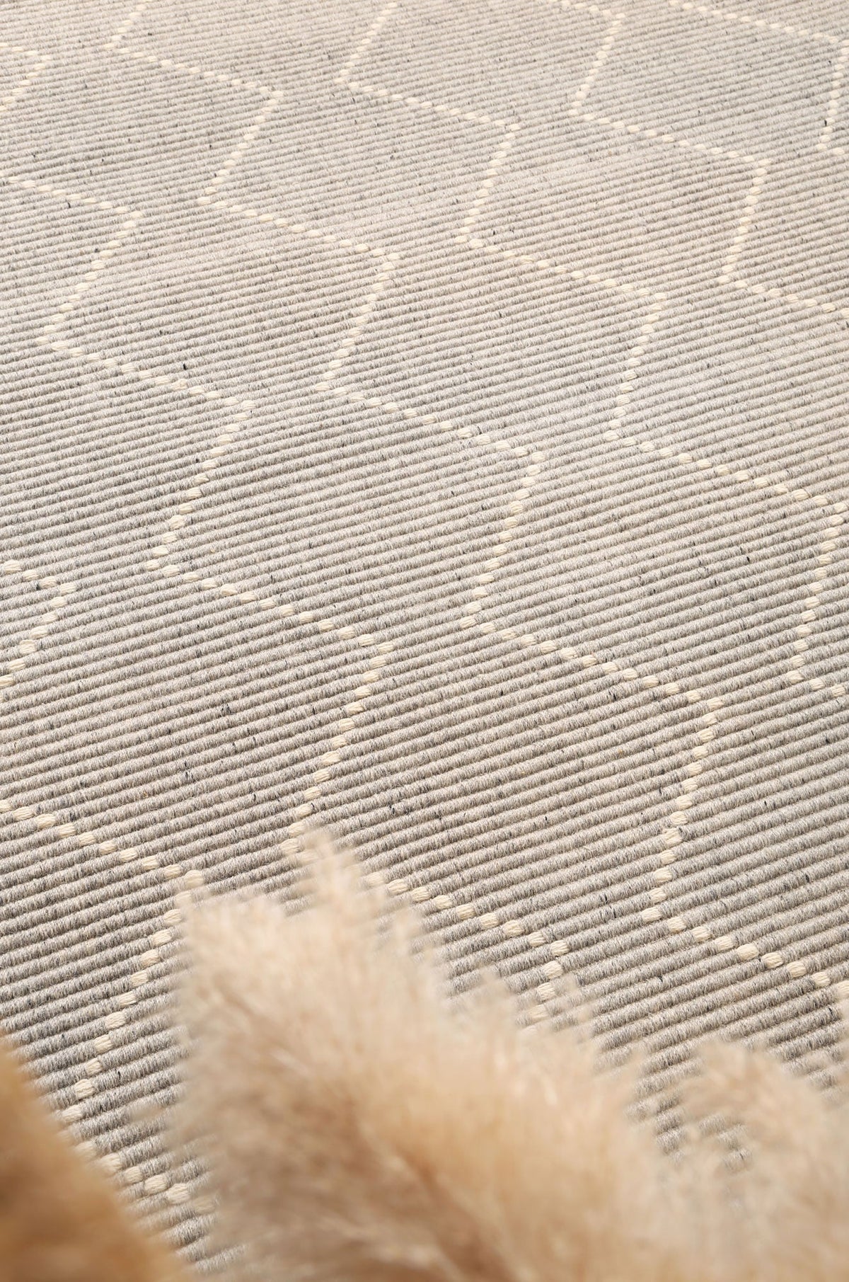 Goa Zig-Zag Wool Blend Grey Rug - D2GRE – view 4