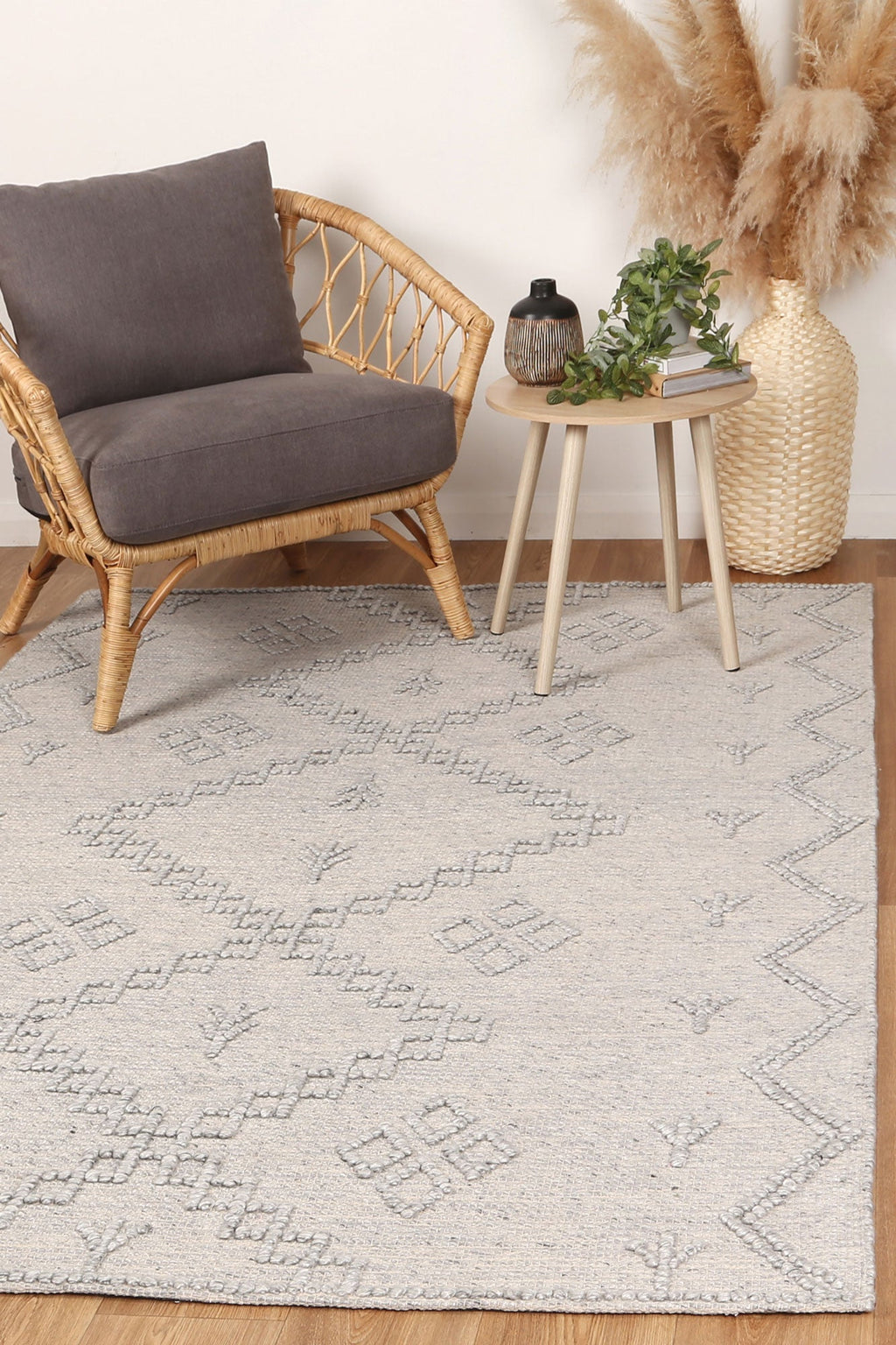 Goa Aztec Grey Wool Blend Rug - D5 No Tassel styled with furniture