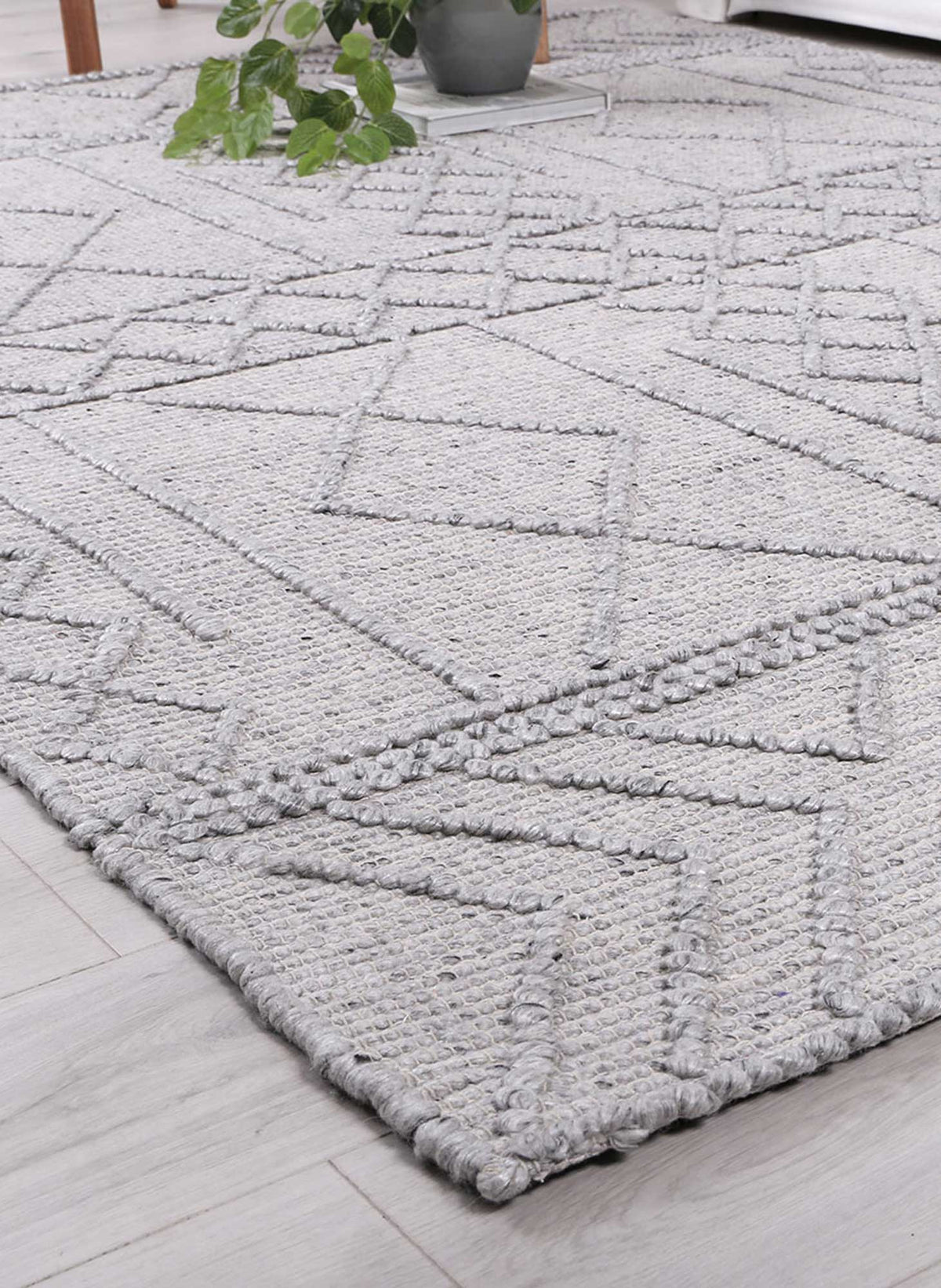 Himalaya Diamond Tribal Grey Wool Rug - 200 GREY – view 4