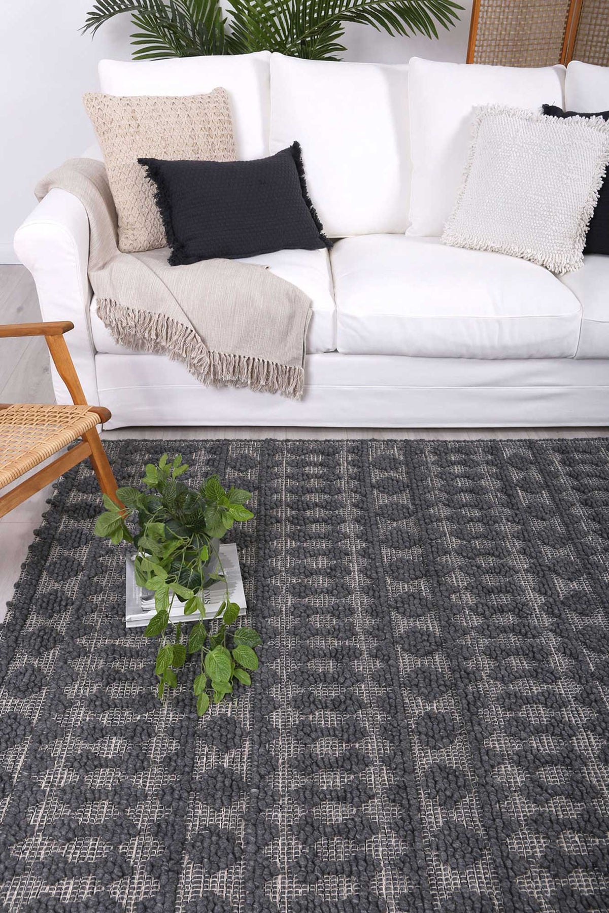 Himalaya Fine Tribal Grey Wool Rug - 900 GREY – view 3