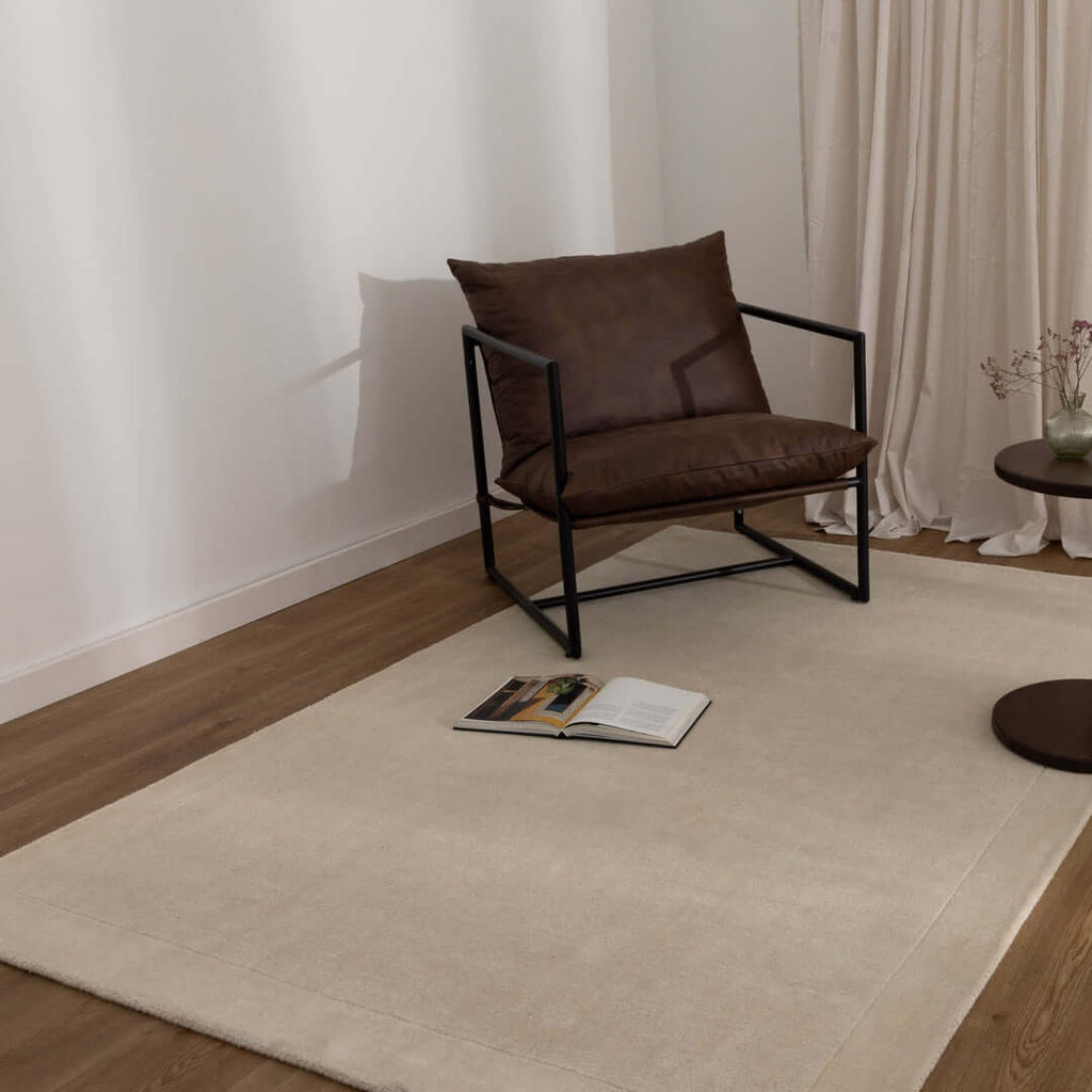 Sedona Ivory Border wool rug - texture