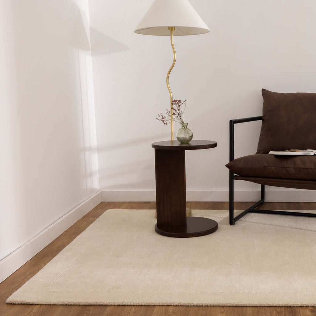 Sedona Ivory Border wool rug - room setting