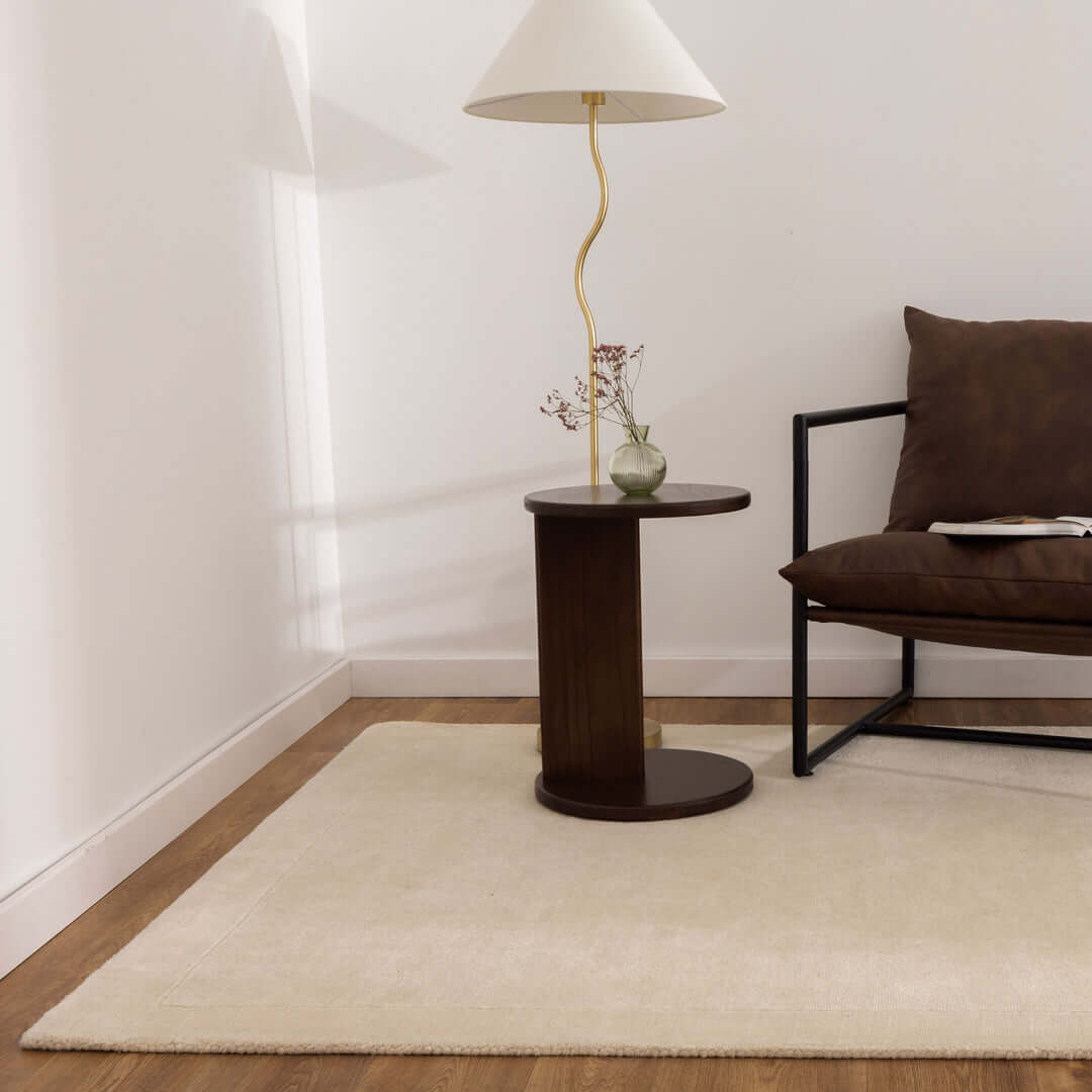 Sedona Ivory Border wool rug - room setting