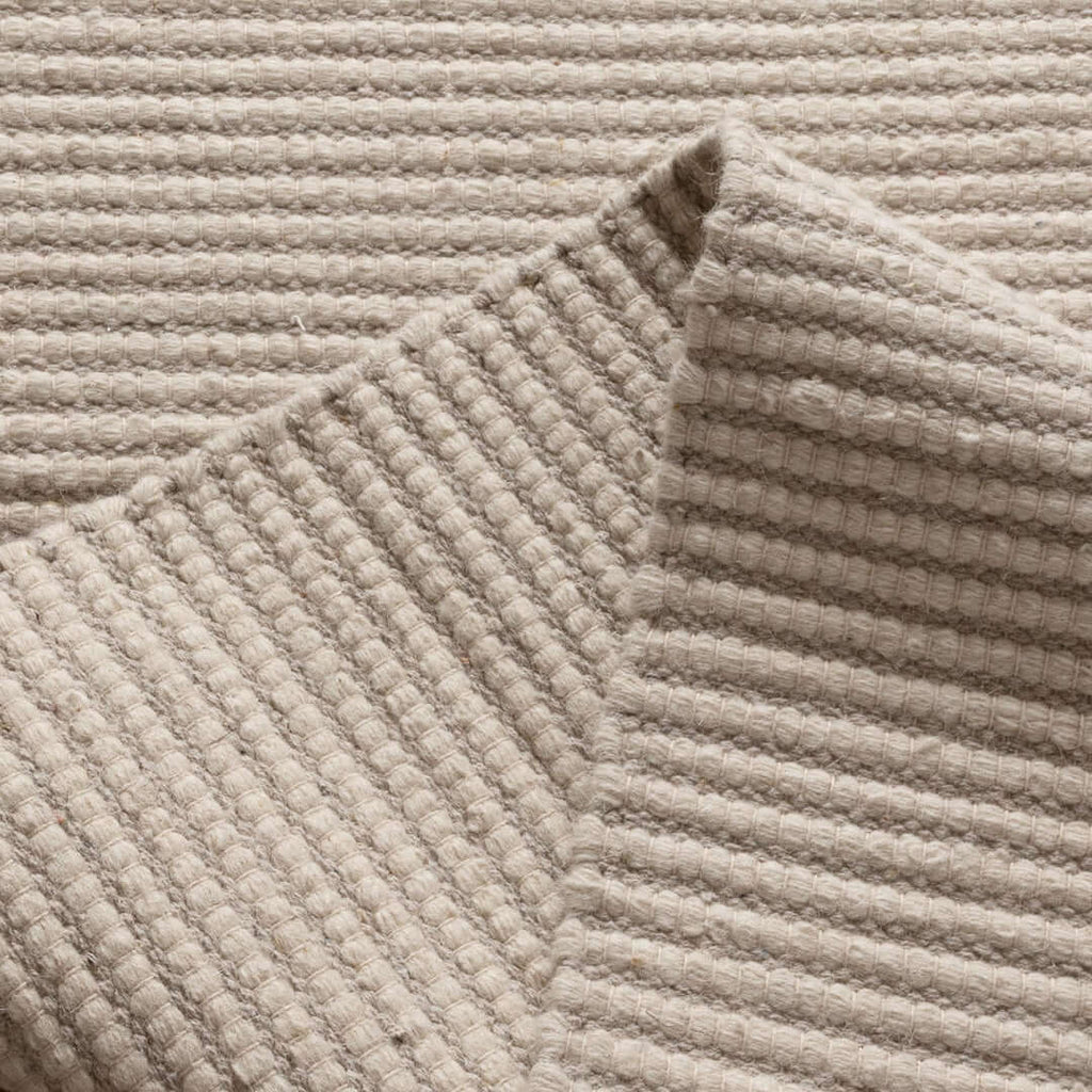 Nature Ivory recycled wool rug - close up