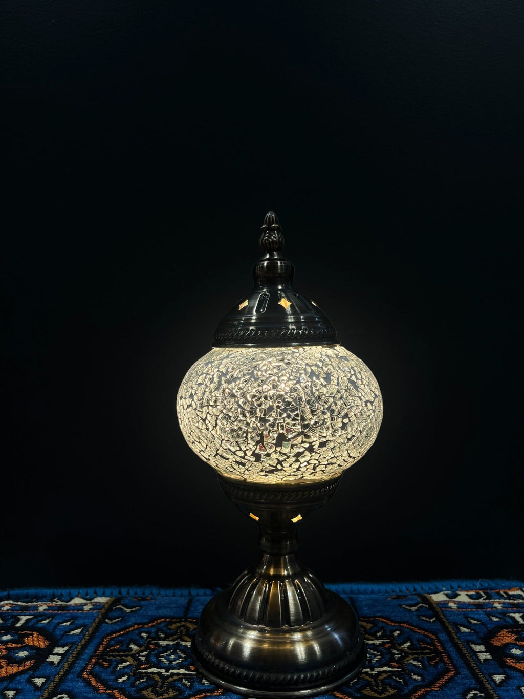 Mosaic Table Lamp White Crackle showcasing vibrant glass mosaic in a unique Turkish design illuminating a cozy space.