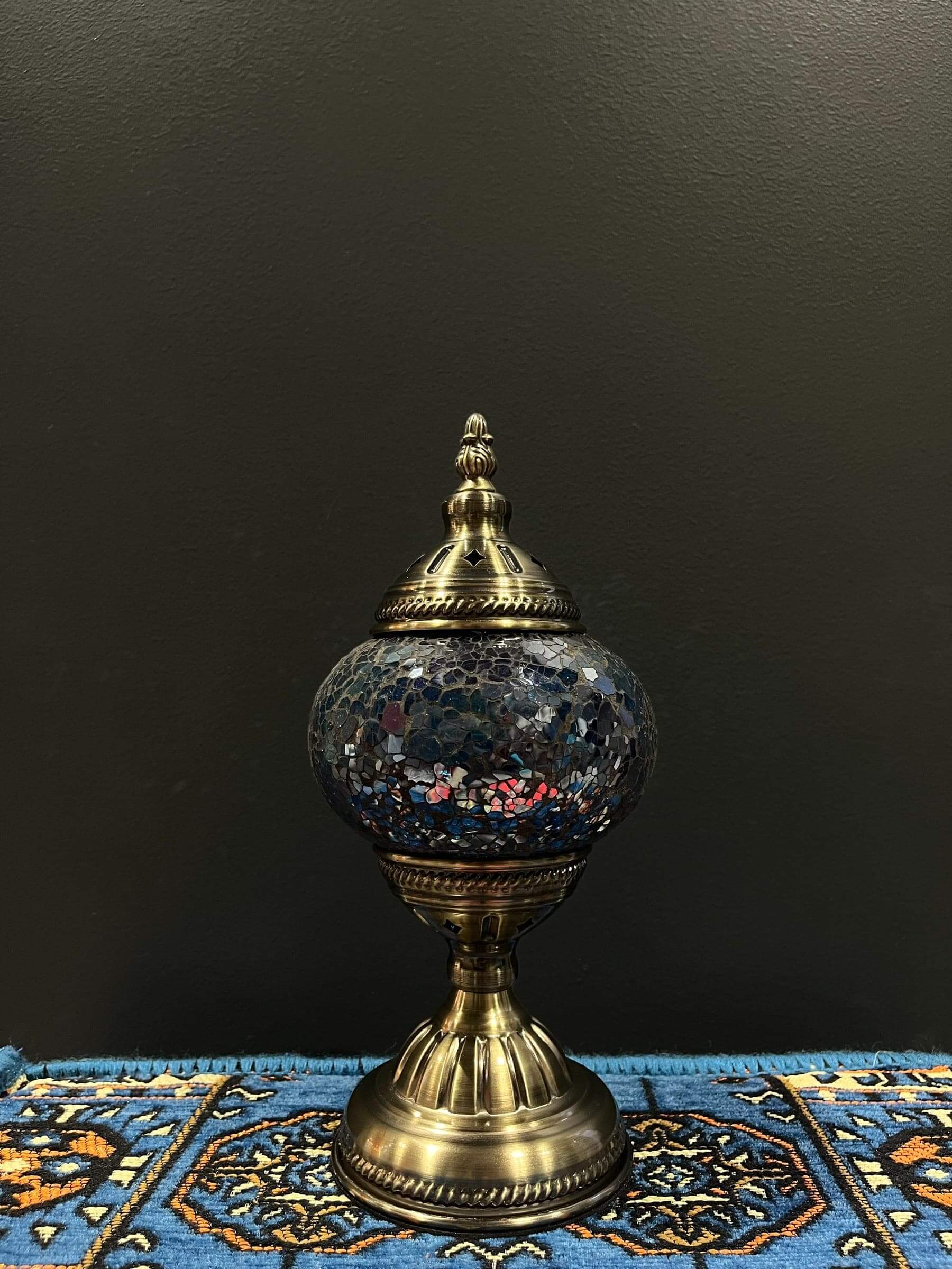 Mosaic Table Lamp Blue Crackle featuring a glass mosaic design and ornate base, ideal for vibrant home decor.