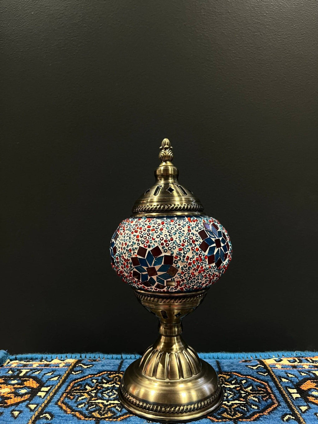 Mosaic Table Lamp with blue and red flower design, showcasing vibrant Turkish mosaic style and decorative elegance.