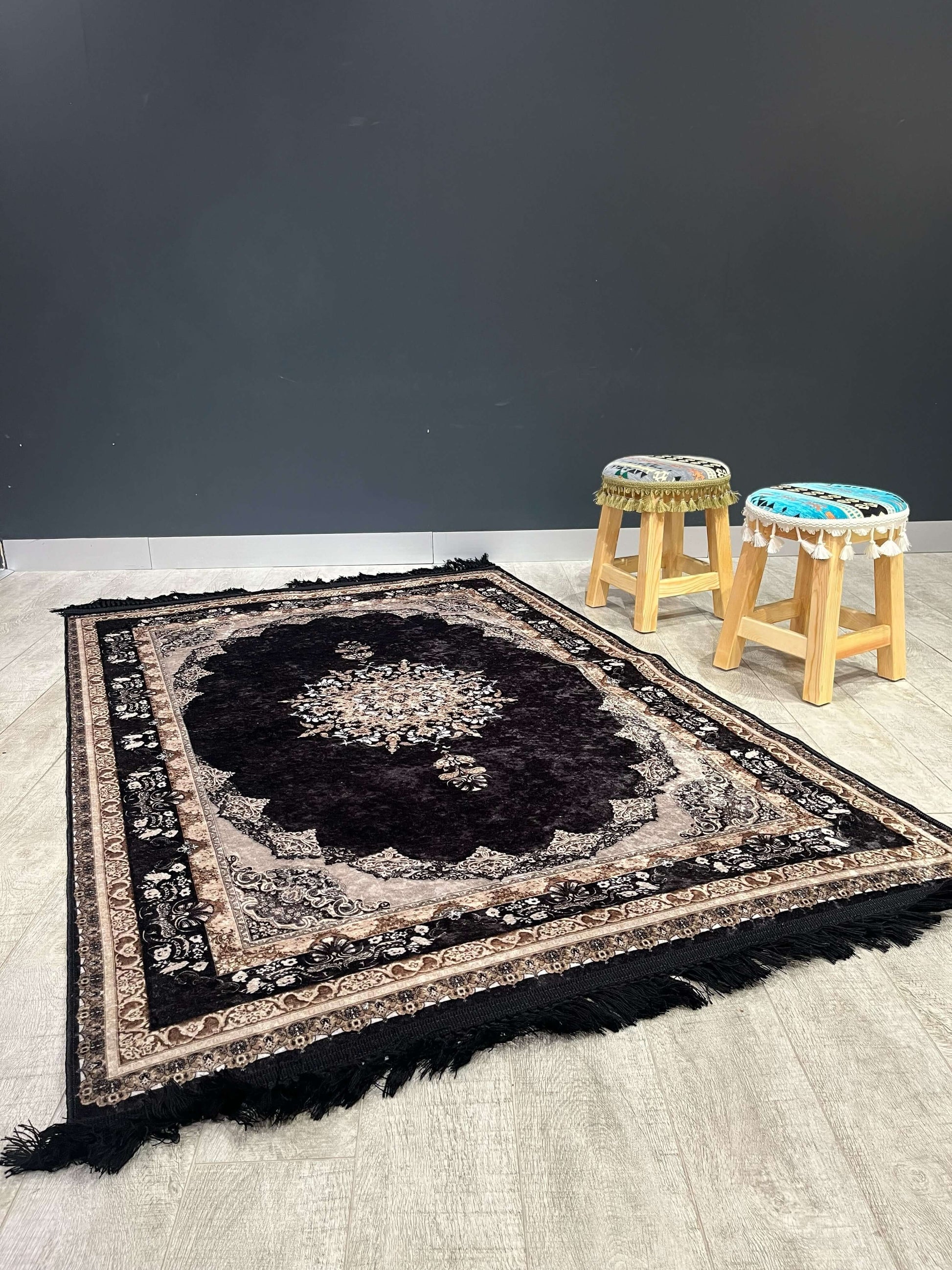 Istanbul Rug Gold-Black Rugs   