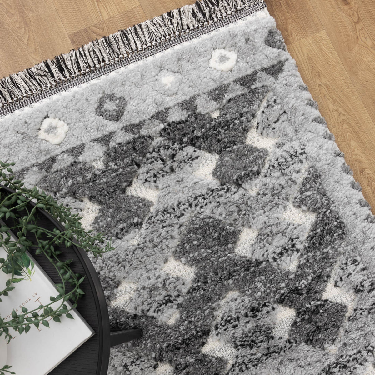 Kaza Tribal Carved Lines Cream Anthracite Rug - 9027B CREA – view 9