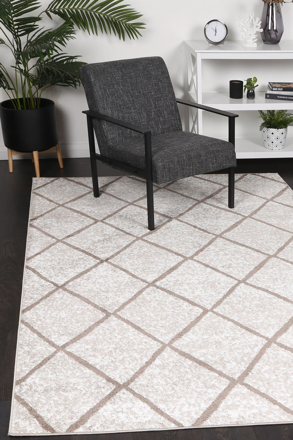 Kimberley Trellis Latte Contemporary Rug - 1LATT styled with furniture