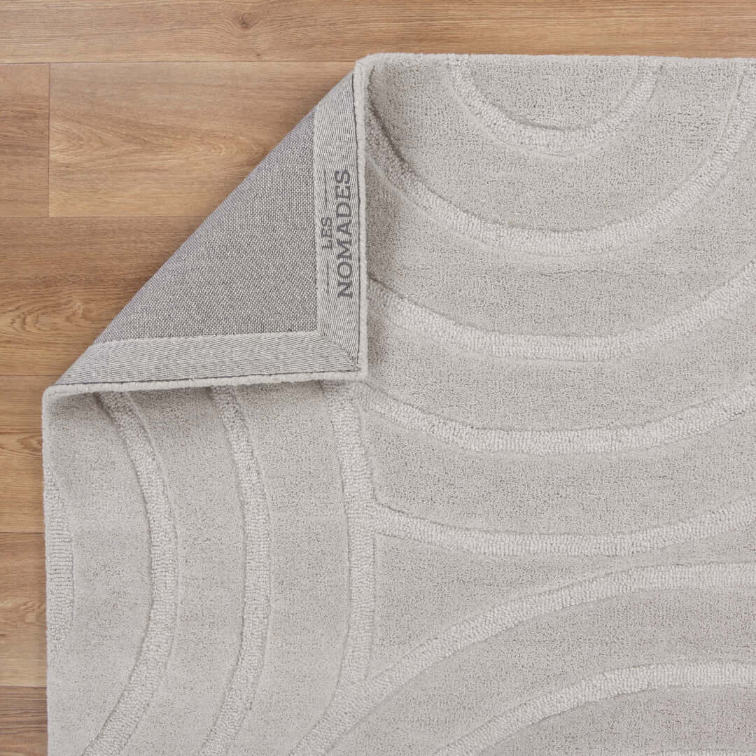 Les Nomades Ellipse Light Grey wool rug - detail