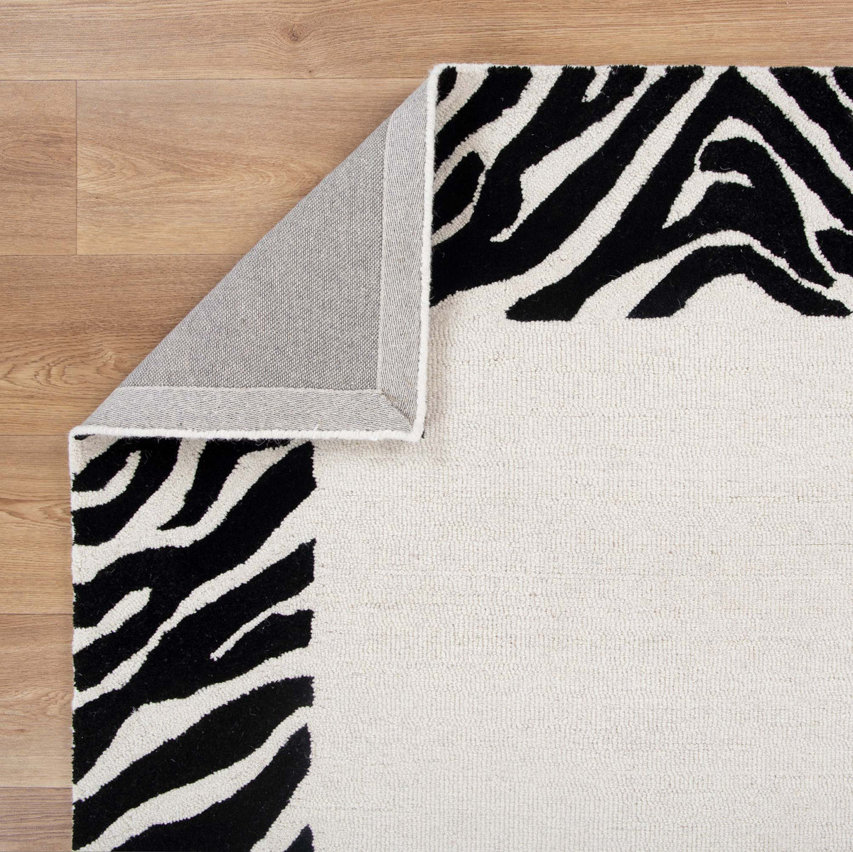 Les Nomades Zanzibar Black & White Wool Rug – view 4