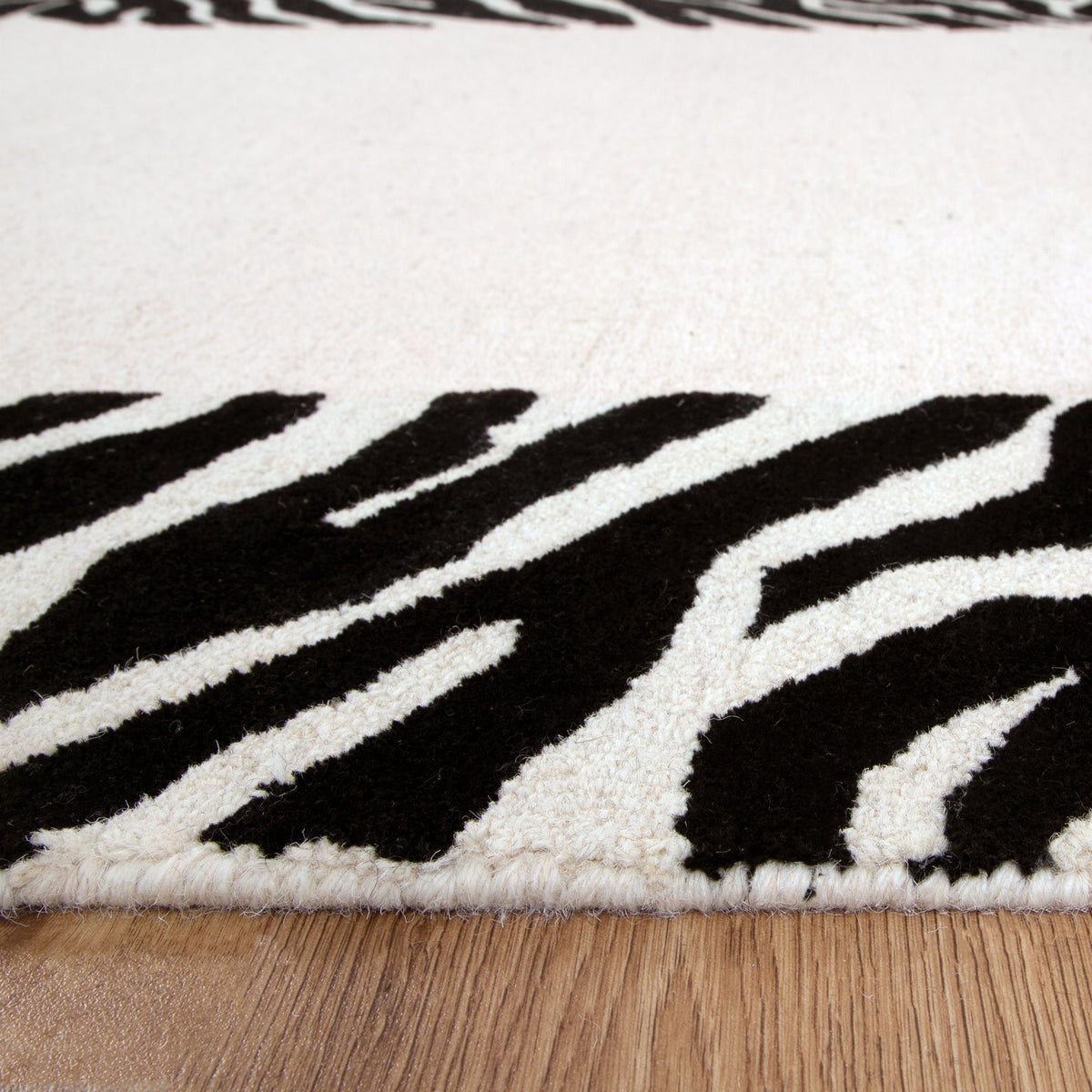 Les Nomades Zanzibar Black & White Wool Rug – view 5